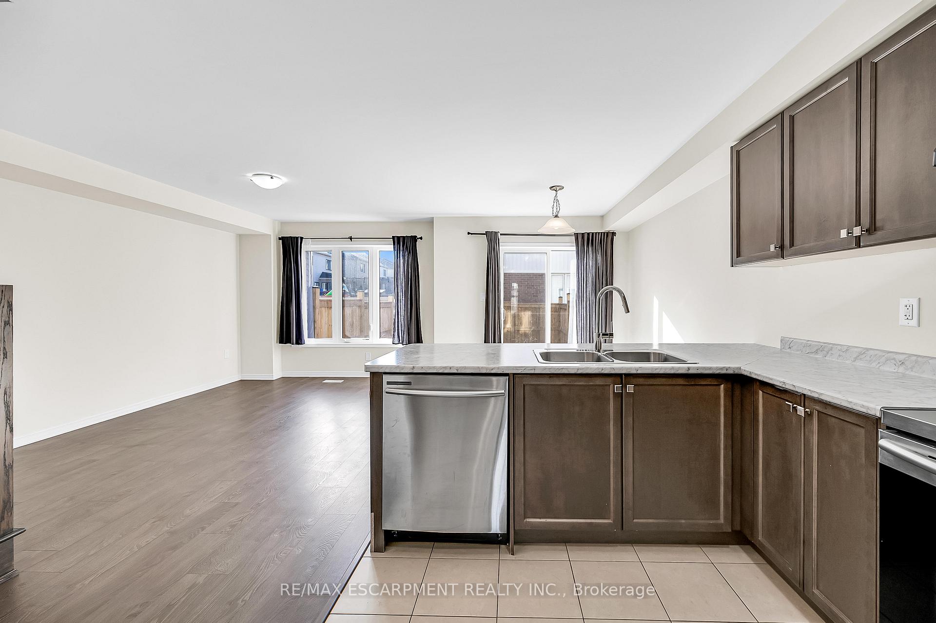 Photo 3 of 171 Thompson Road, Haldimand — HOMEH