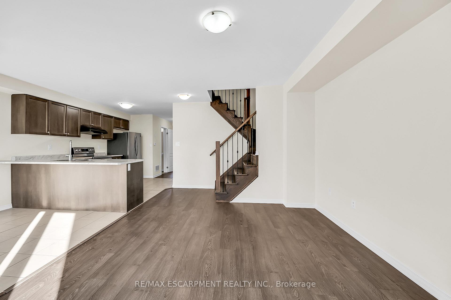 Photo 7 of 171 Thompson Road, Haldimand — HOMEH