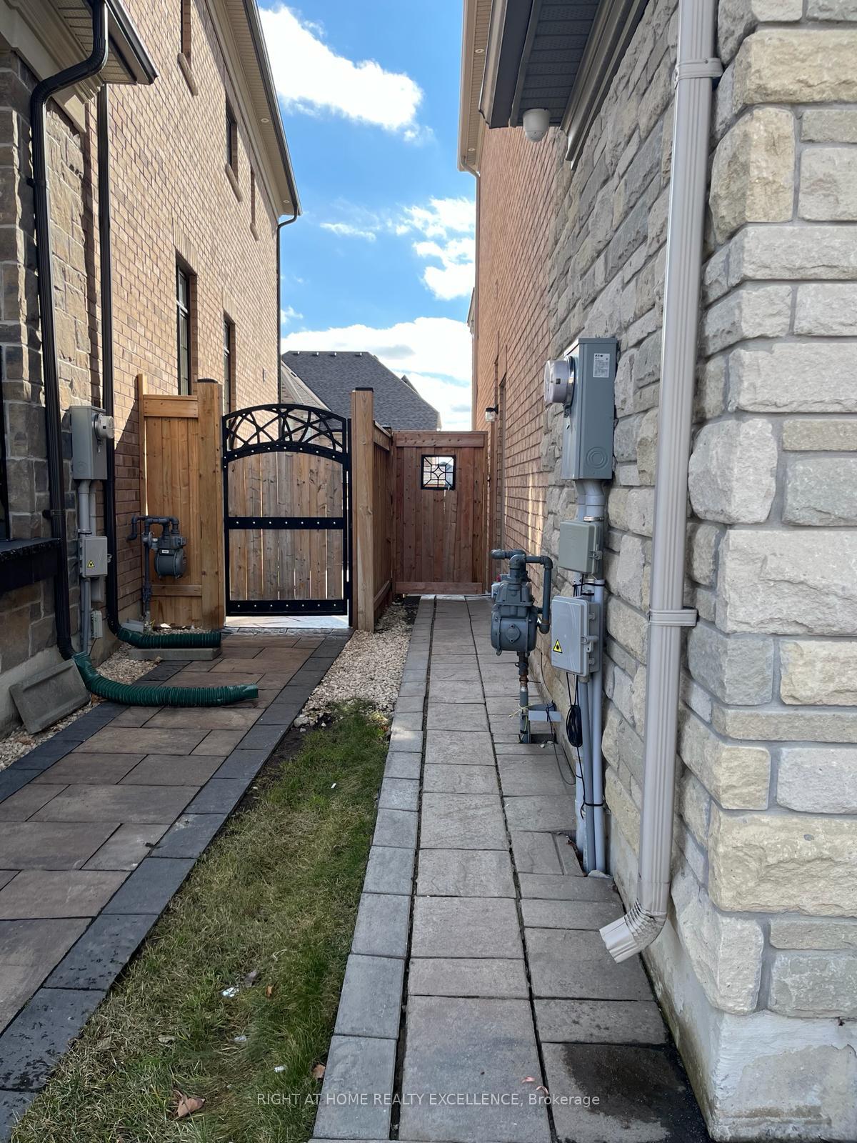 Photo 1 of Unit BSMT, 9 Falkland Road, Brampton, Toronto Gore Rural Estate — HOMEH