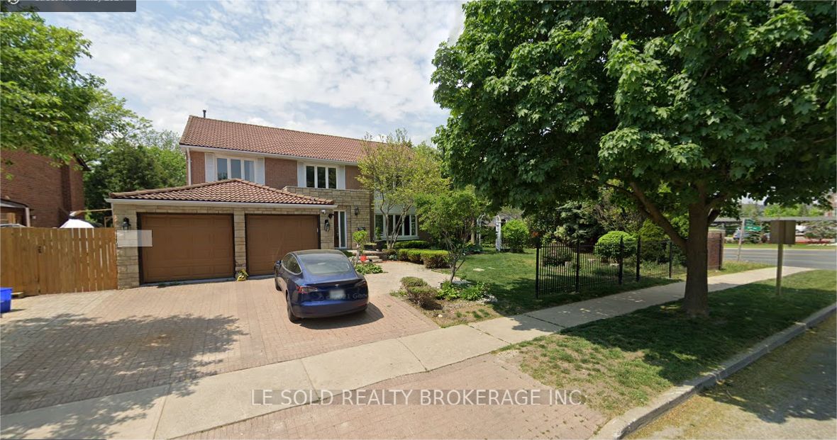 Front of Unit Bsmt R, 2 Aitken Circle