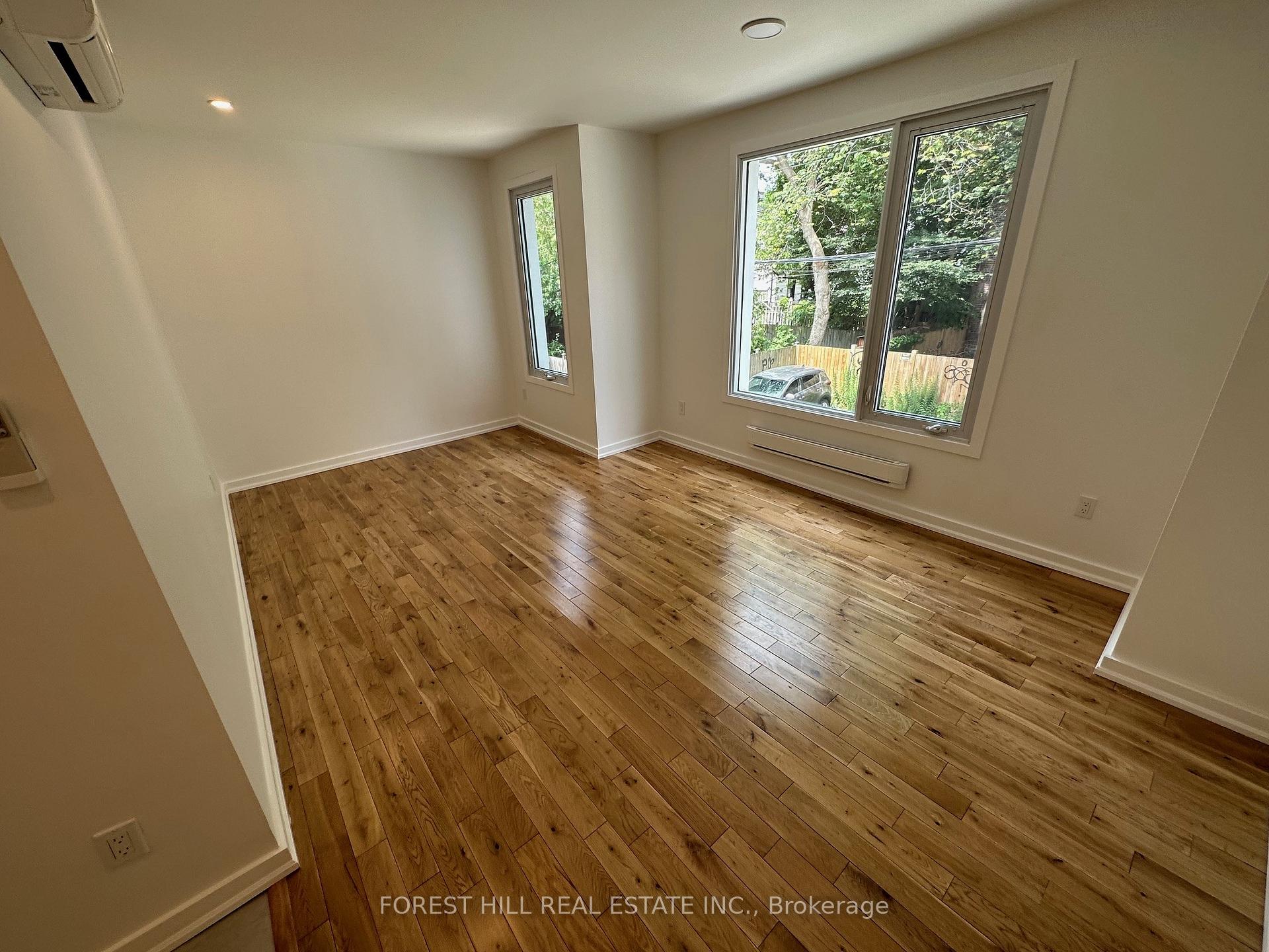 Photo 4 of Unit 4, 96 Harbord Street, Toronto, University — HOMEH