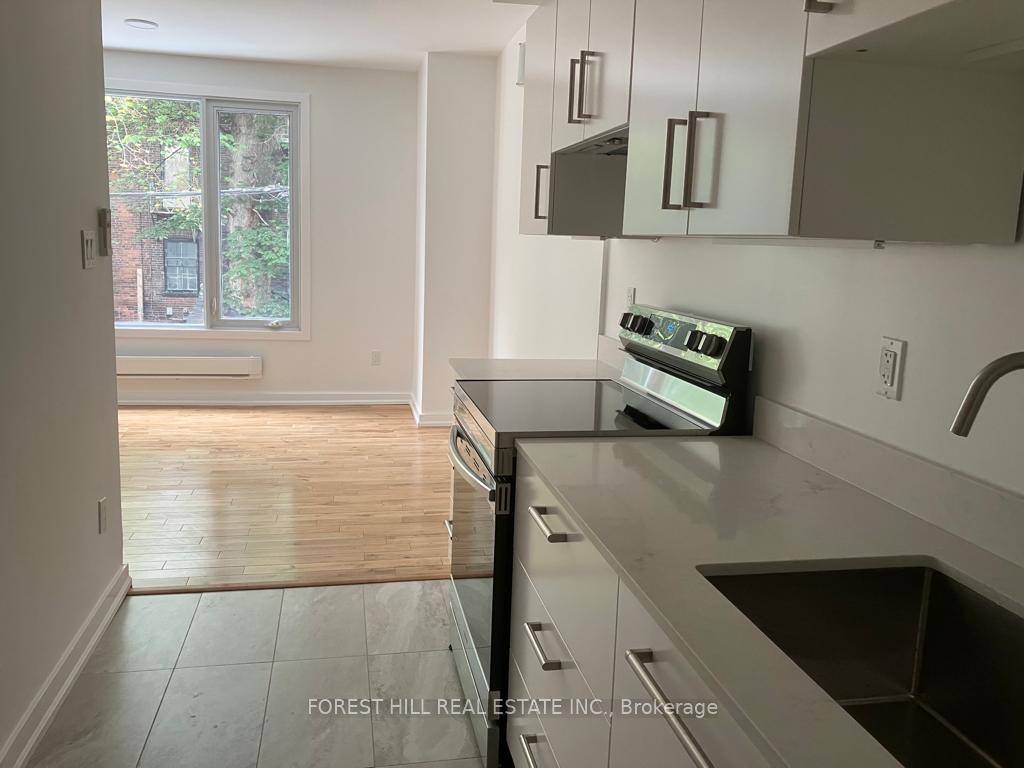 Photo 5 of Unit 4, 96 Harbord Street, Toronto, University — HOMEH