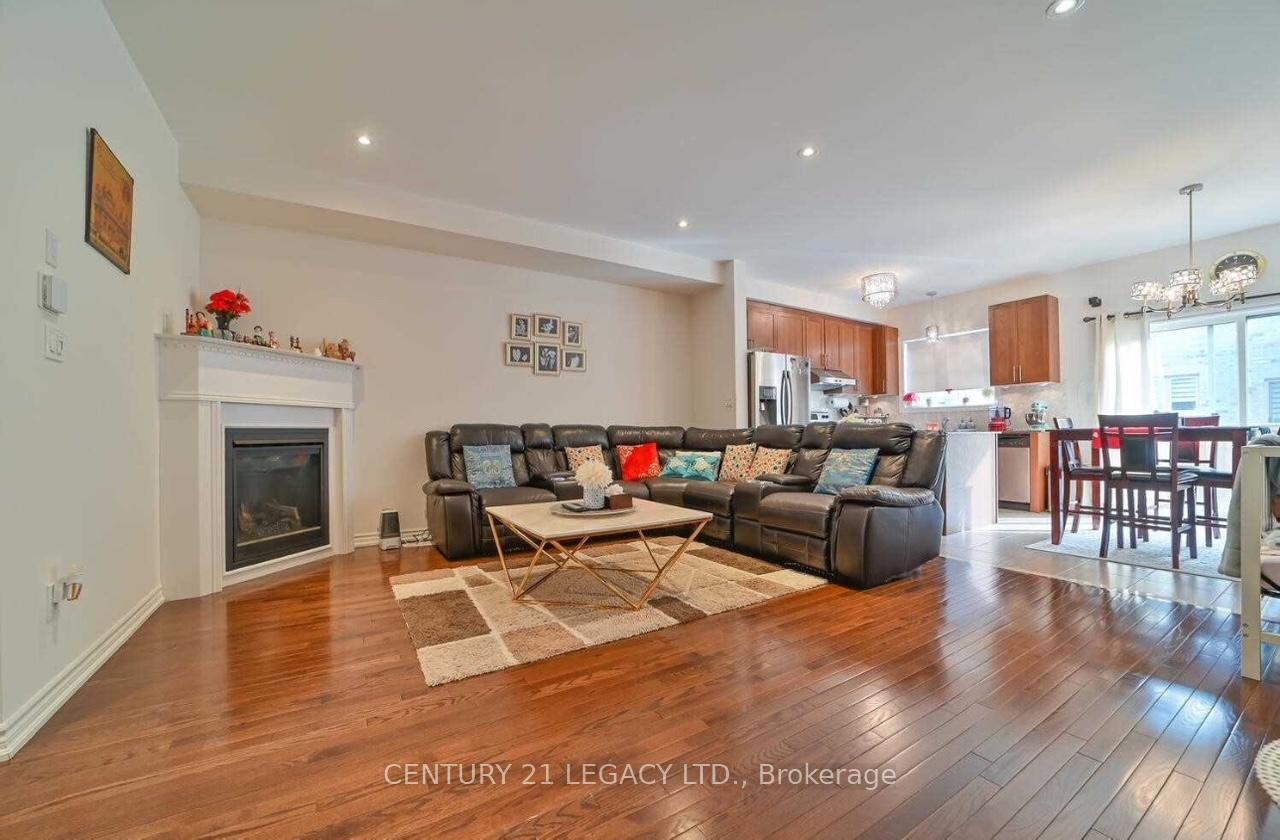 Photo 3 of 9 Yately Street, Brampton, Northwest Brampton — HOMEH