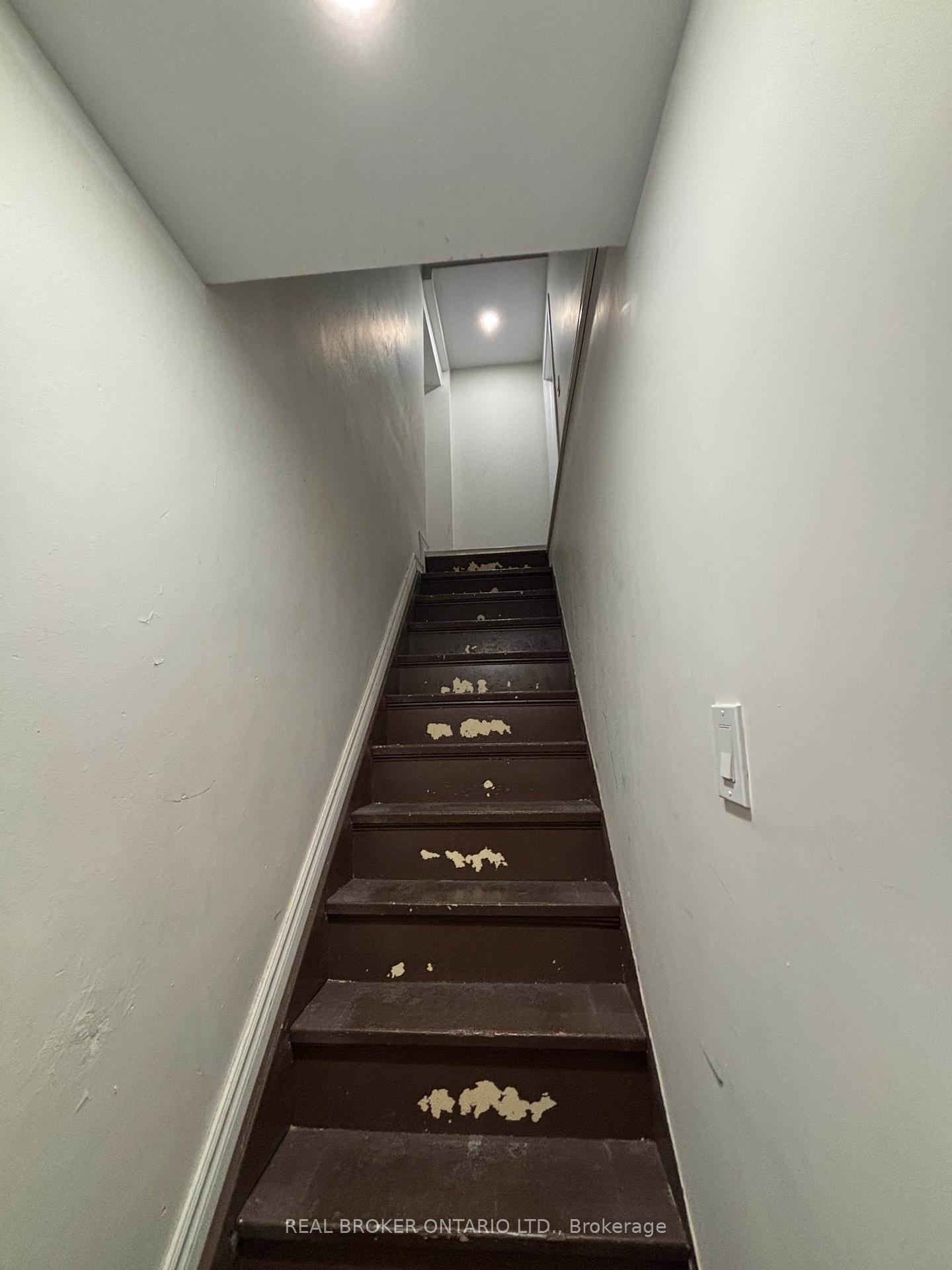 Photo 5 of Unit 3rd Flr, 770 St. Clair West Avenue, Toronto, Humewood-Cedarvale — HOMEH