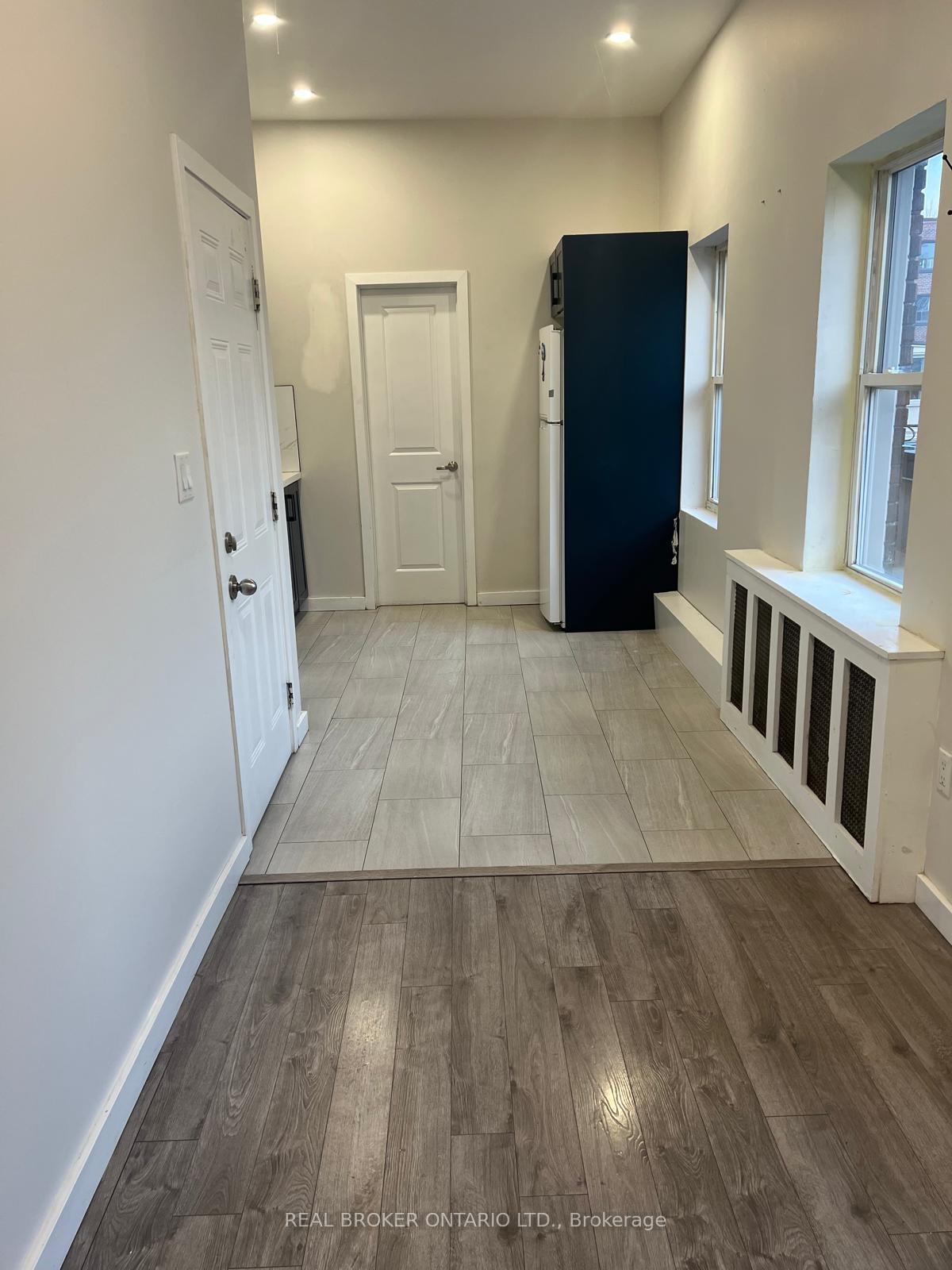 Photo 6 of Unit 3rd Flr, 770 St. Clair West Avenue, Toronto, Humewood-Cedarvale — HOMEH