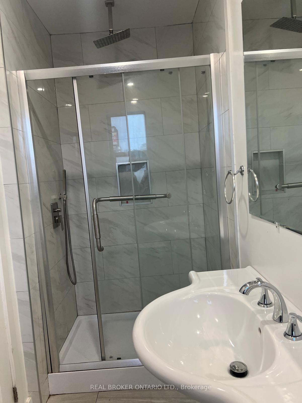 Photo 10 of Unit 3rd Flr, 770 St. Clair West Avenue, Toronto, Humewood-Cedarvale — HOMEH