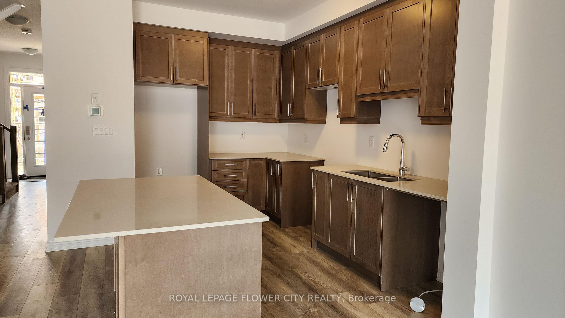 Photo 3 of Unit 91, 120 Court Drive, Brant, Paris — HOMEH