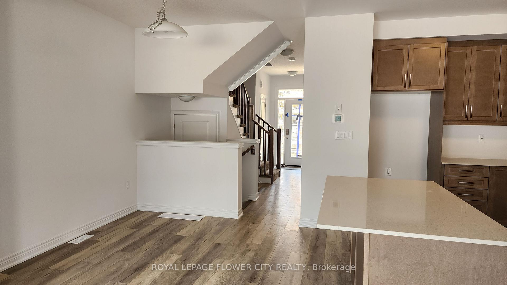 Photo 5 of Unit 91, 120 Court Drive, Brant, Paris — HOMEH