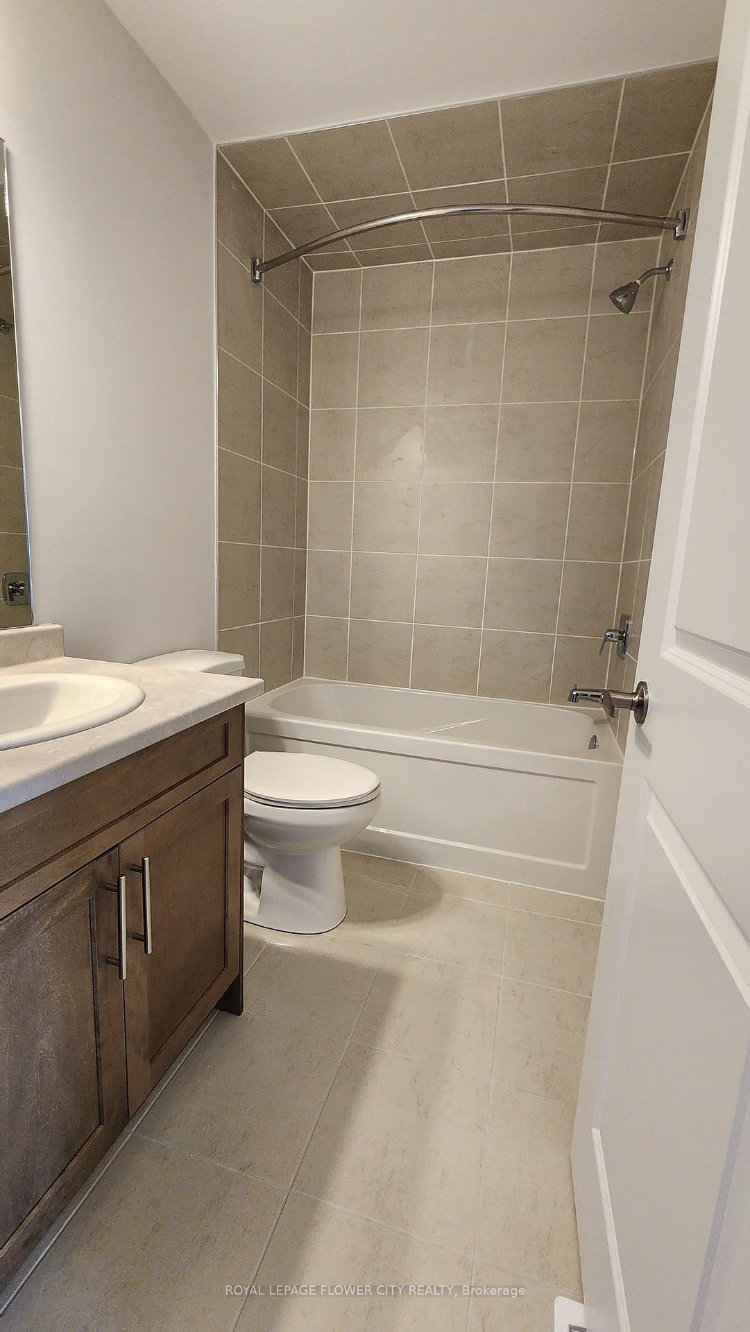 Photo 13 of Unit 91, 120 Court Drive, Brant, Paris — HOMEH