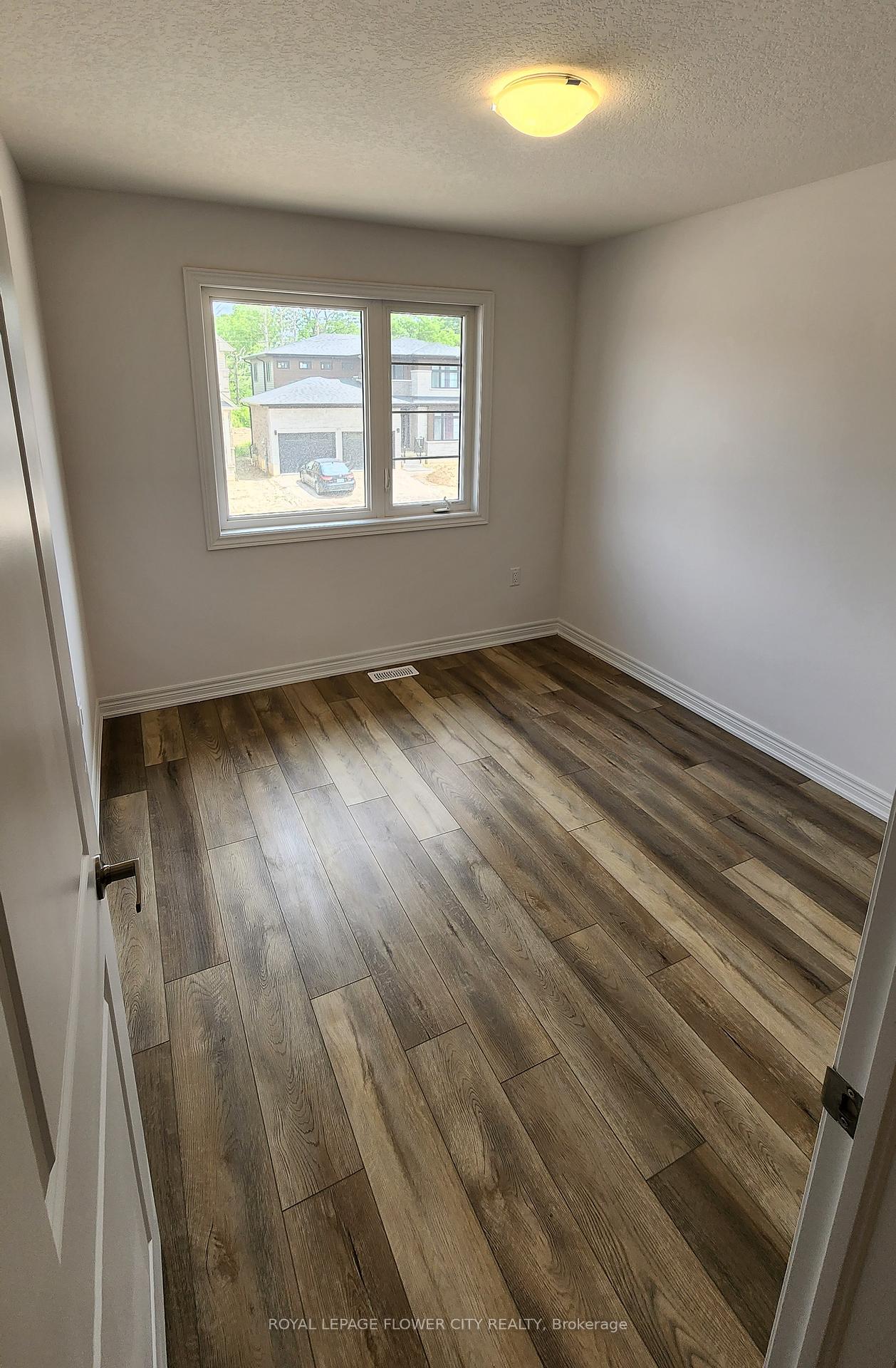 Photo 15 of Unit 91, 120 Court Drive, Brant, Paris — HOMEH