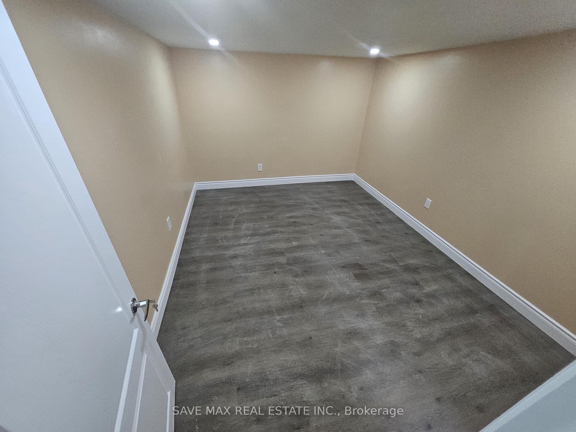 Photo 5 of Unit Basement, 75 Fountainbridge Drive, Caledon, Bolton East — HOMEH