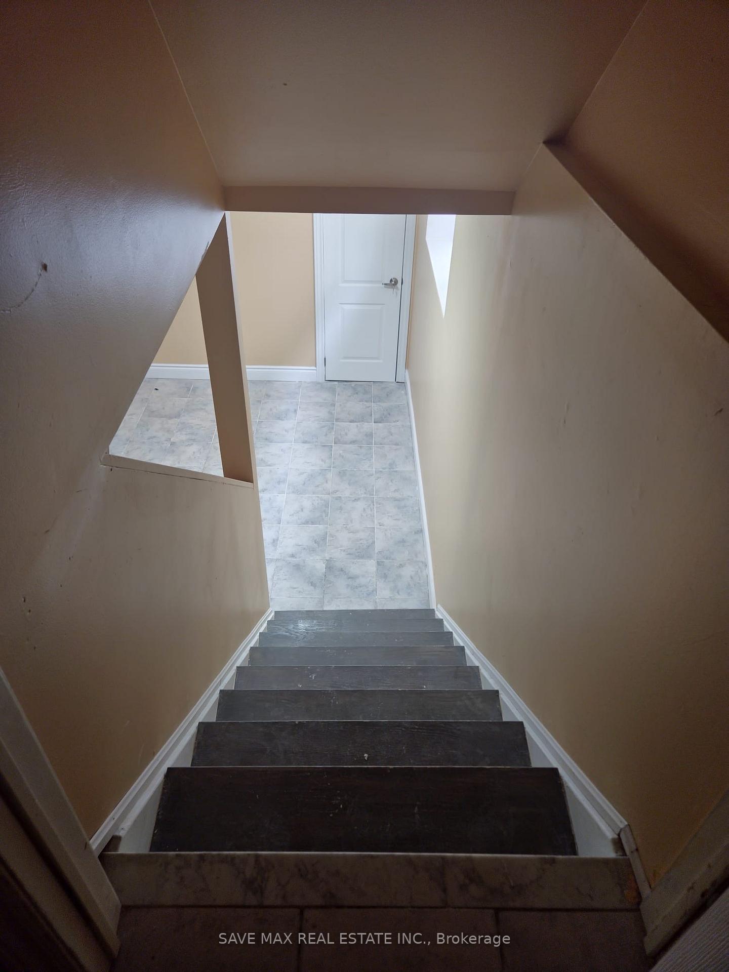 Photo 8 of Unit Basement, 75 Fountainbridge Drive, Caledon, Bolton East — HOMEH