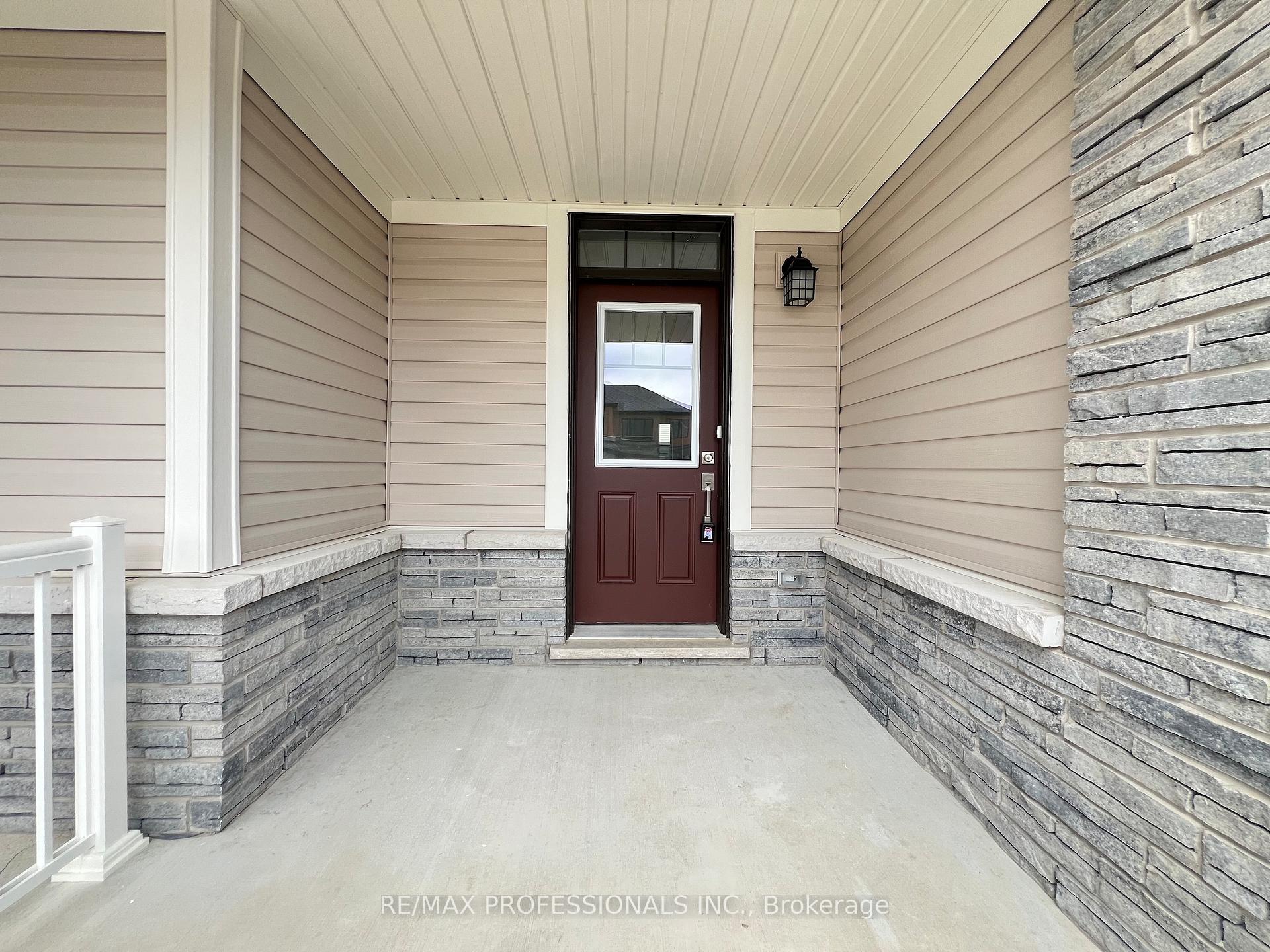 Photo 8 of 110 Granville Crescent, Haldimand — HOMEH