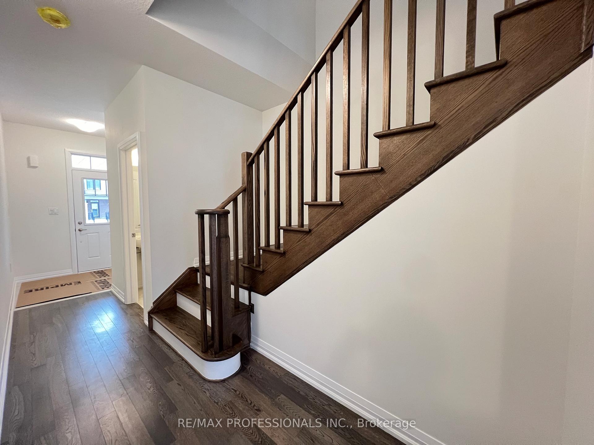 Photo 6 of 110 Granville Crescent, Haldimand — HOMEH