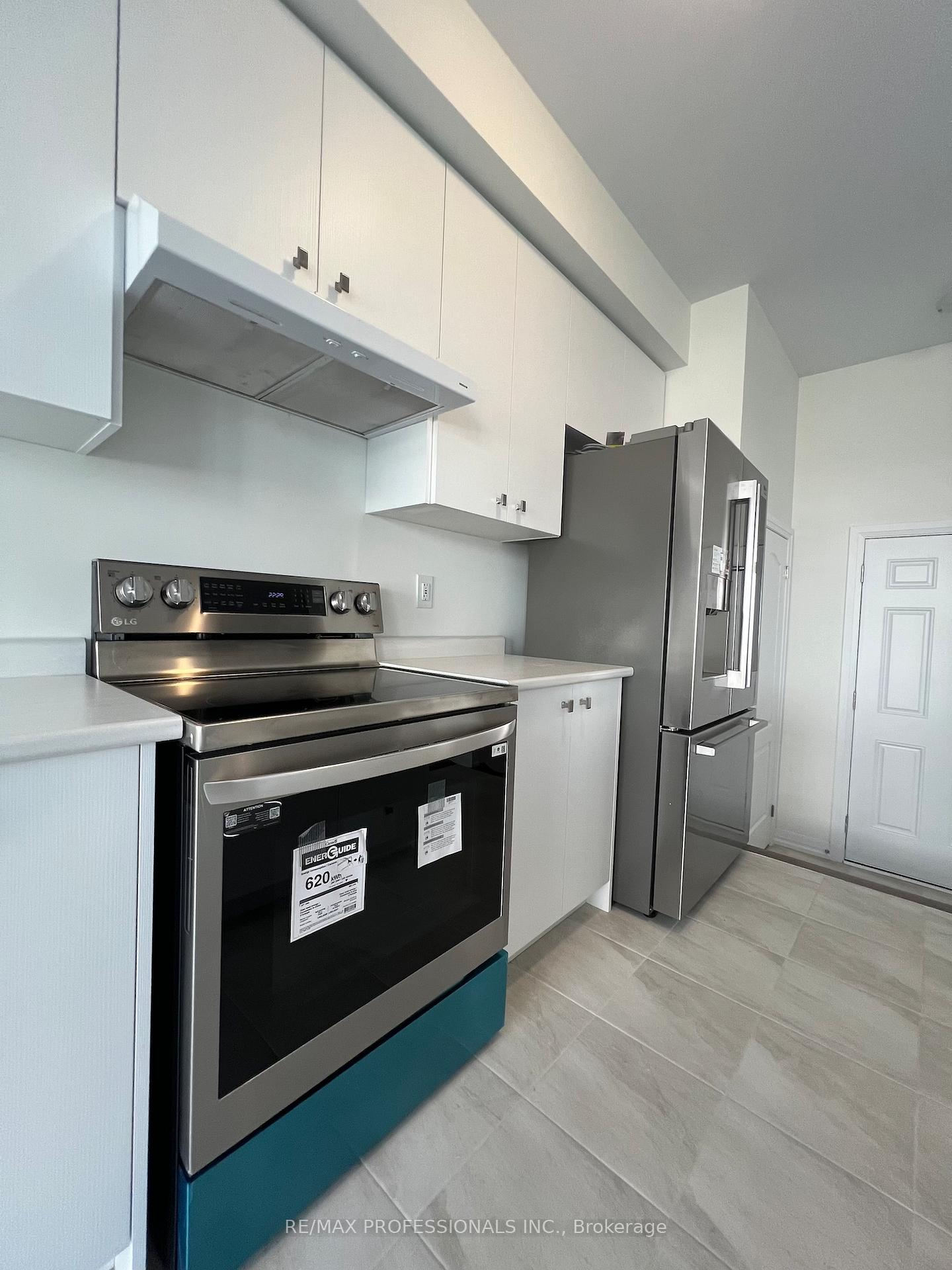 Photo 9 of 110 Granville Crescent, Haldimand — HOMEH