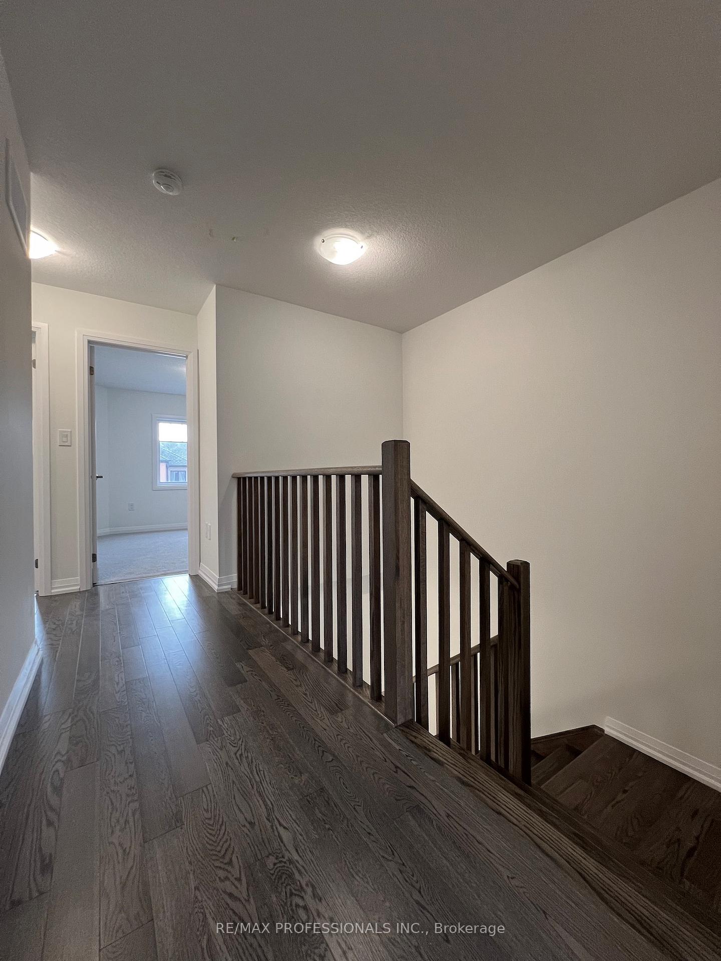 Photo 25 of 110 Granville Crescent, Haldimand — HOMEH