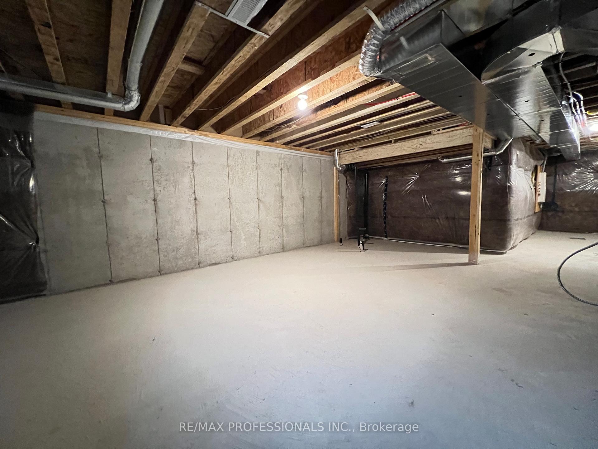 Photo 31 of 110 Granville Crescent, Haldimand — HOMEH