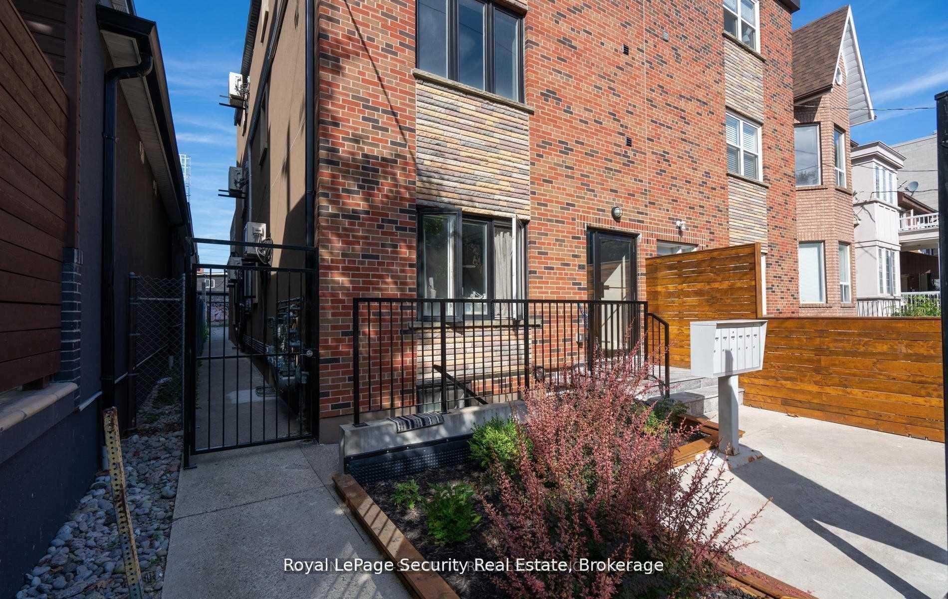 Photo 2 of Unit 1, 62 Lippincott Street, Toronto, Kensington-Chinatown — HOMEH