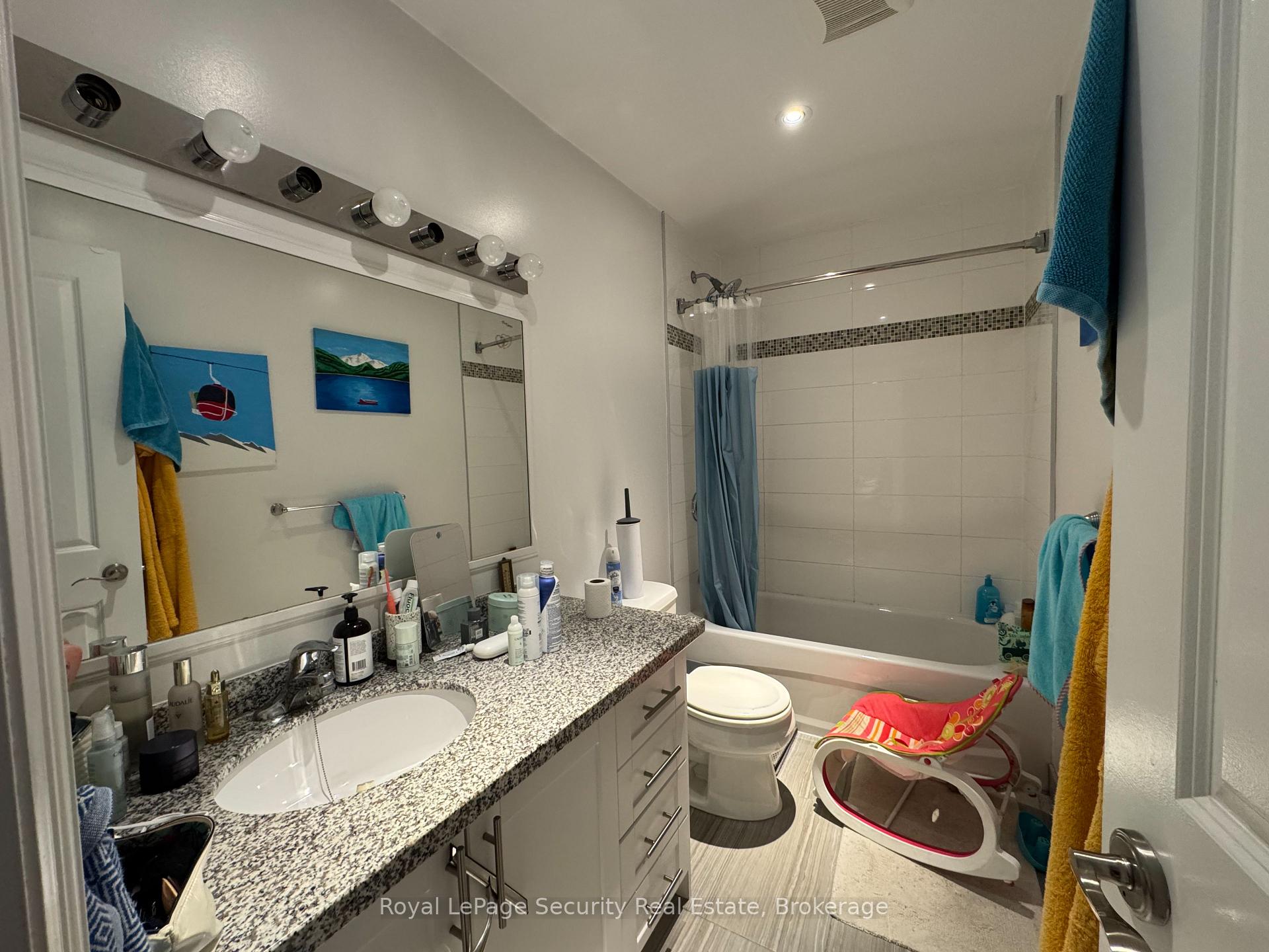 Photo 6 of Unit 1, 62 Lippincott Street, Toronto, Kensington-Chinatown — HOMEH