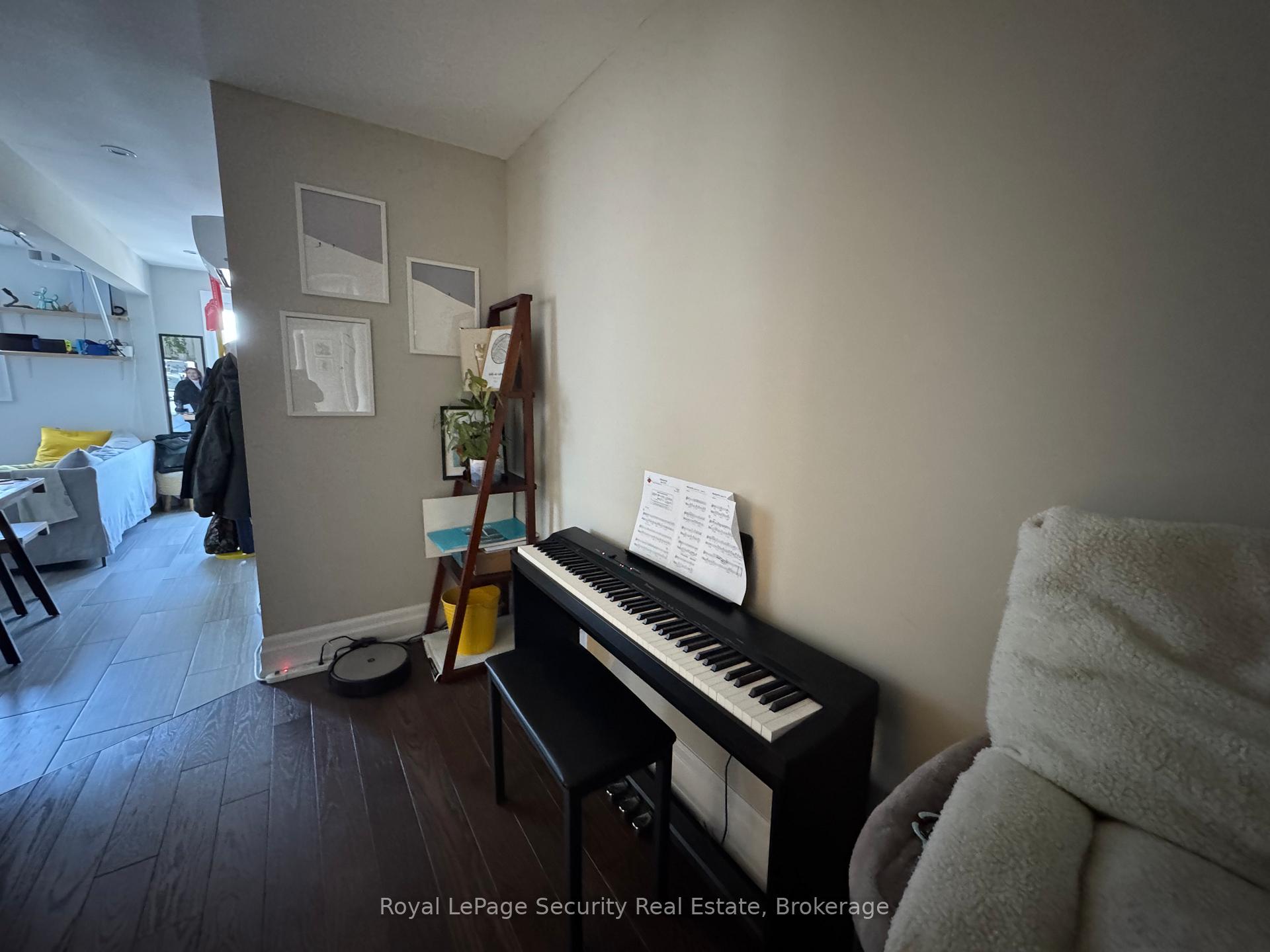 Photo 9 of Unit 1, 62 Lippincott Street, Toronto, Kensington-Chinatown — HOMEH