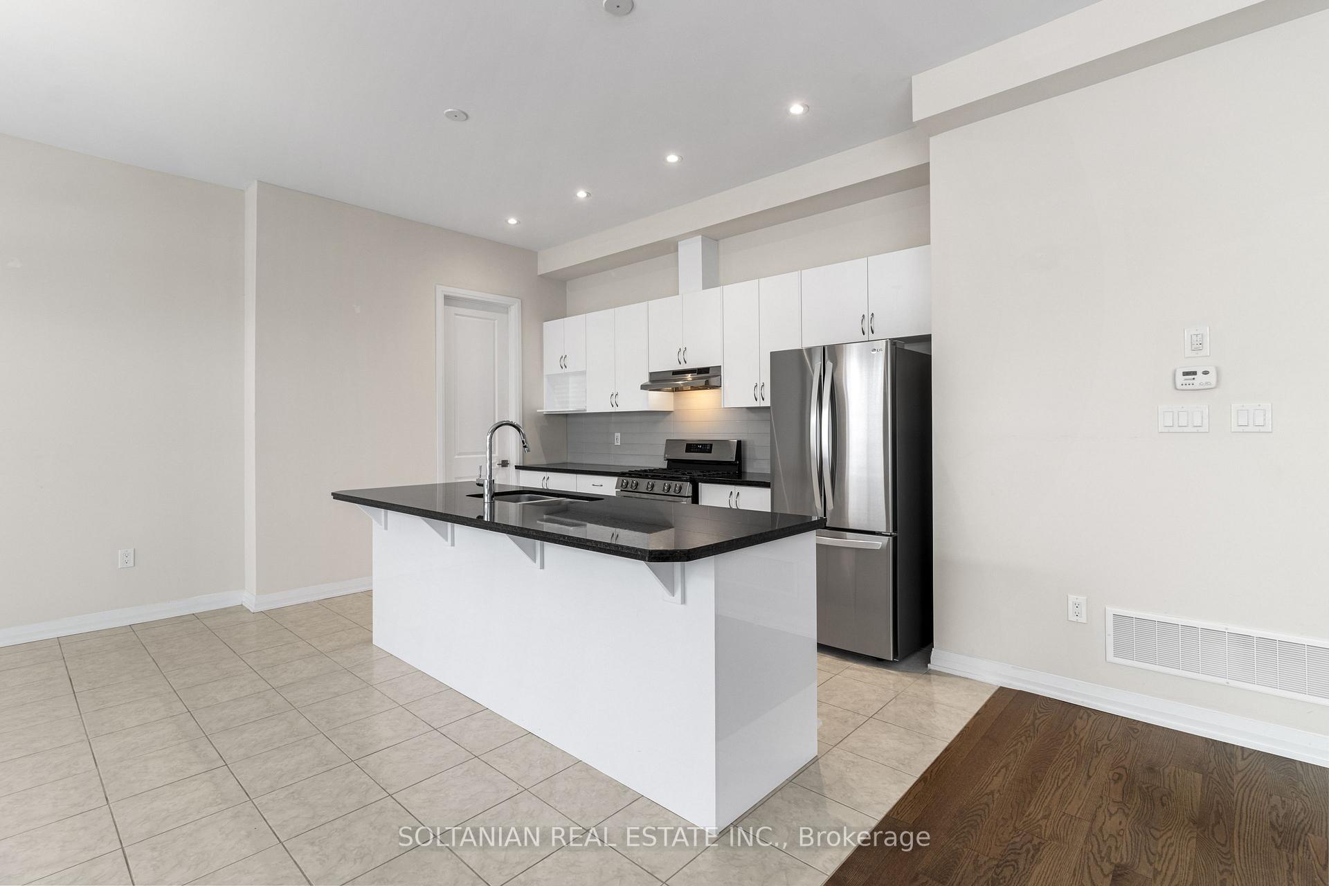 Photo 13 of 3725 Lakepoint Drive E, Orillia — HOMEH