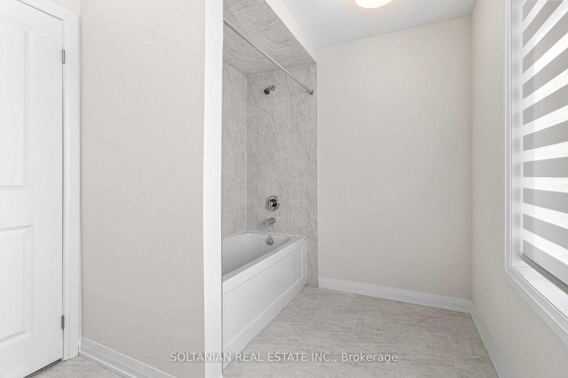 Photo 19 of 3725 Lakepoint Drive E, Orillia — HOMEH