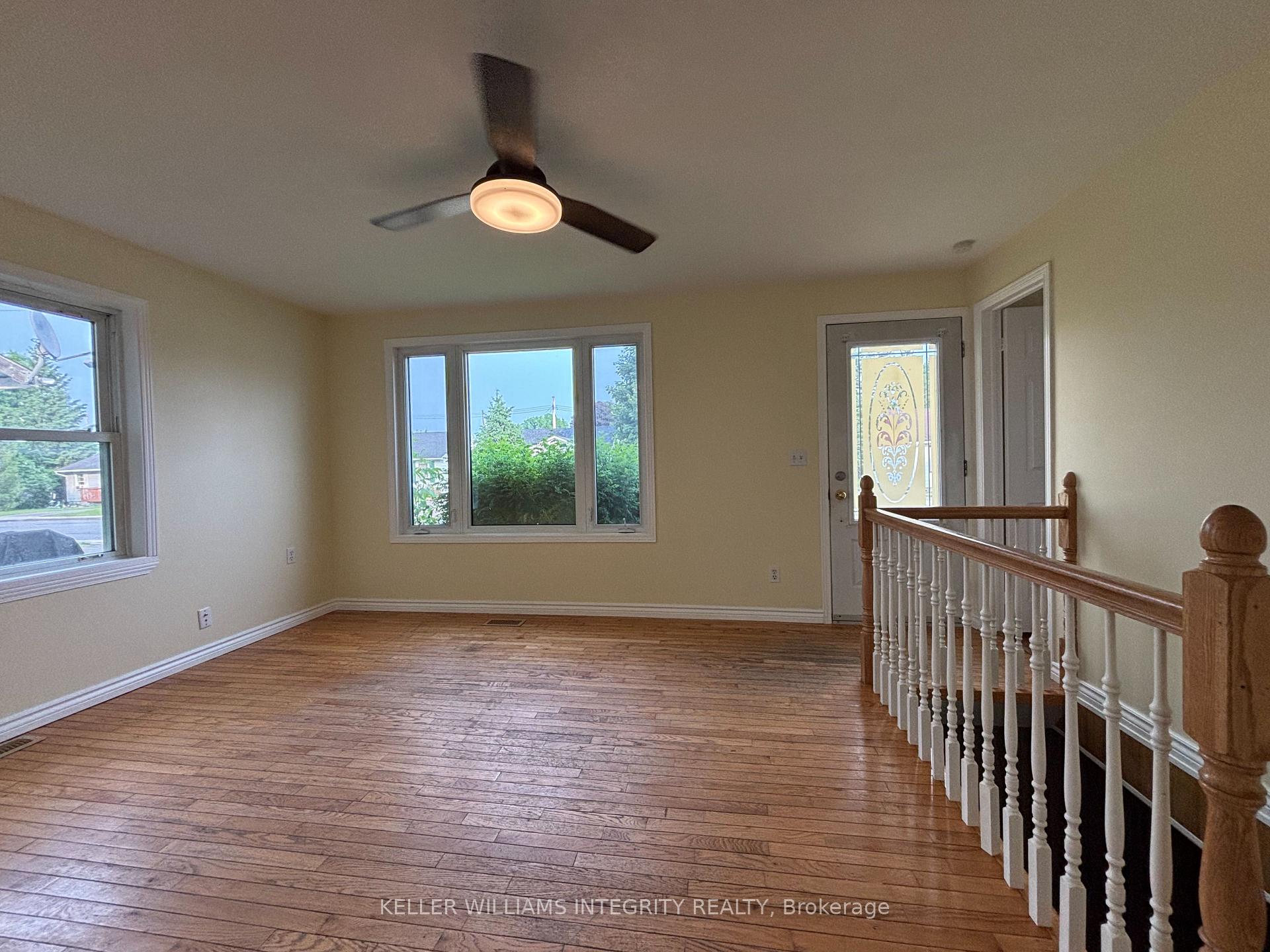 Photo 3 of 158 Cameron Avenue, Renfrew — HOMEH