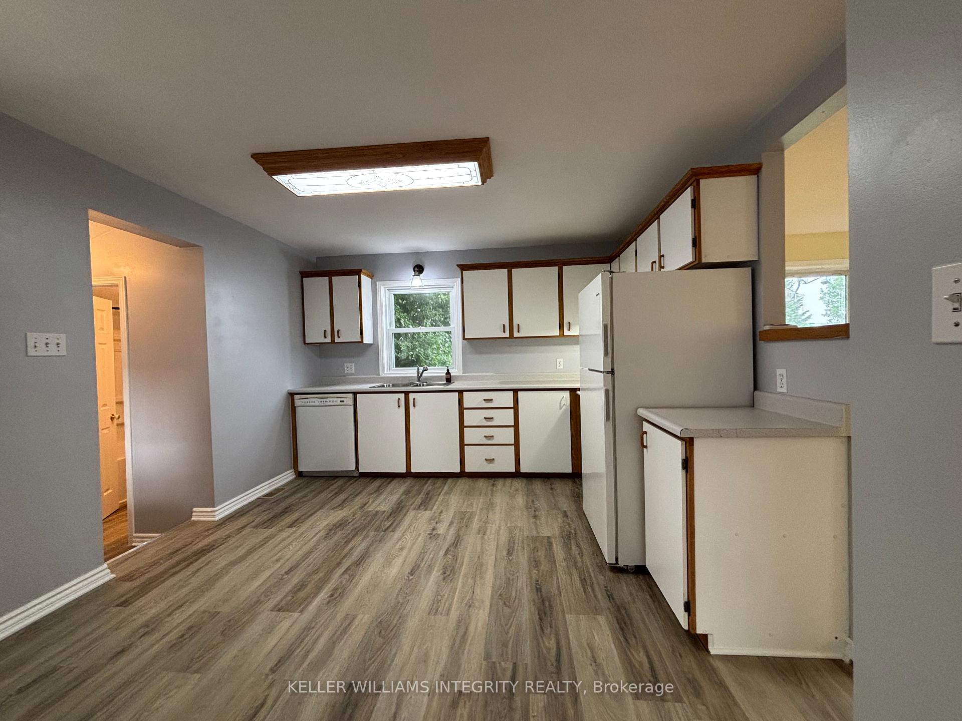 Photo 8 of 158 Cameron Avenue, Renfrew — HOMEH