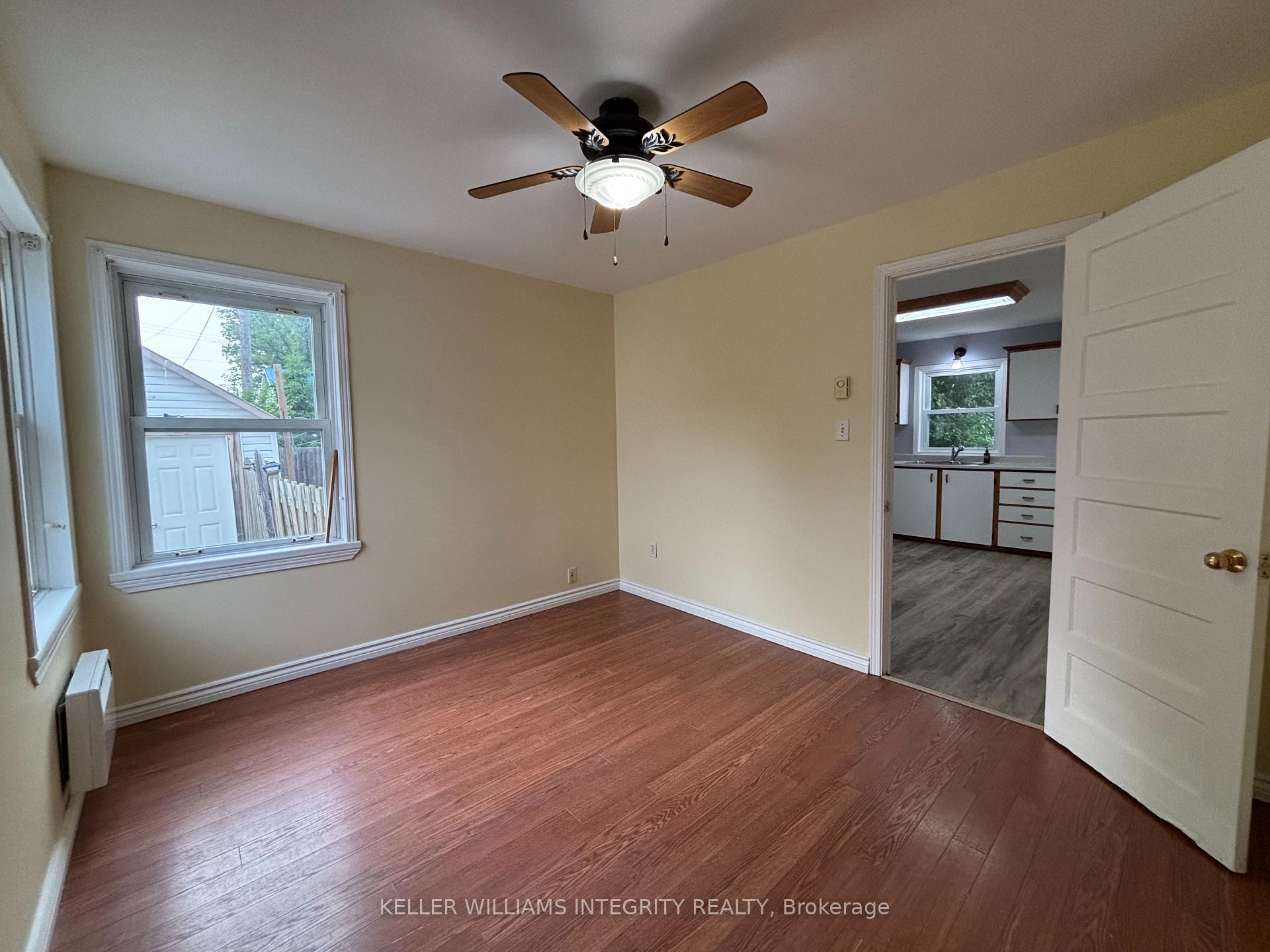 Photo 13 of 158 Cameron Avenue, Renfrew — HOMEH