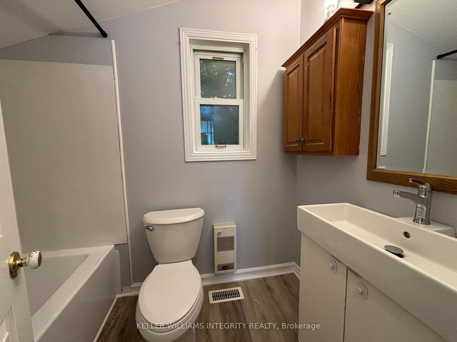 Photo 14 of 158 Cameron Avenue, Renfrew — HOMEH