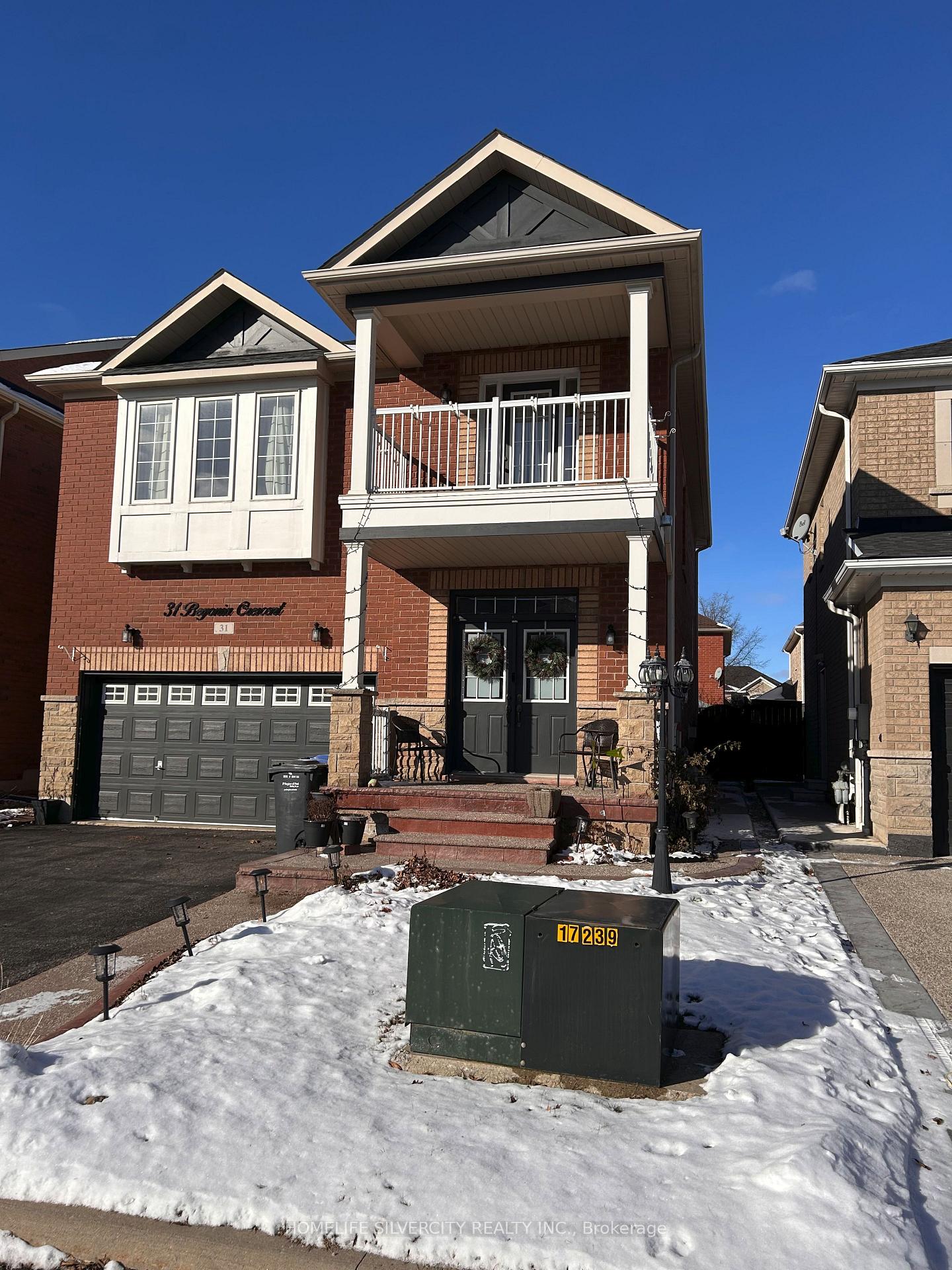 Front of Unit #Bsmnt, 31 Begonia Crescent
