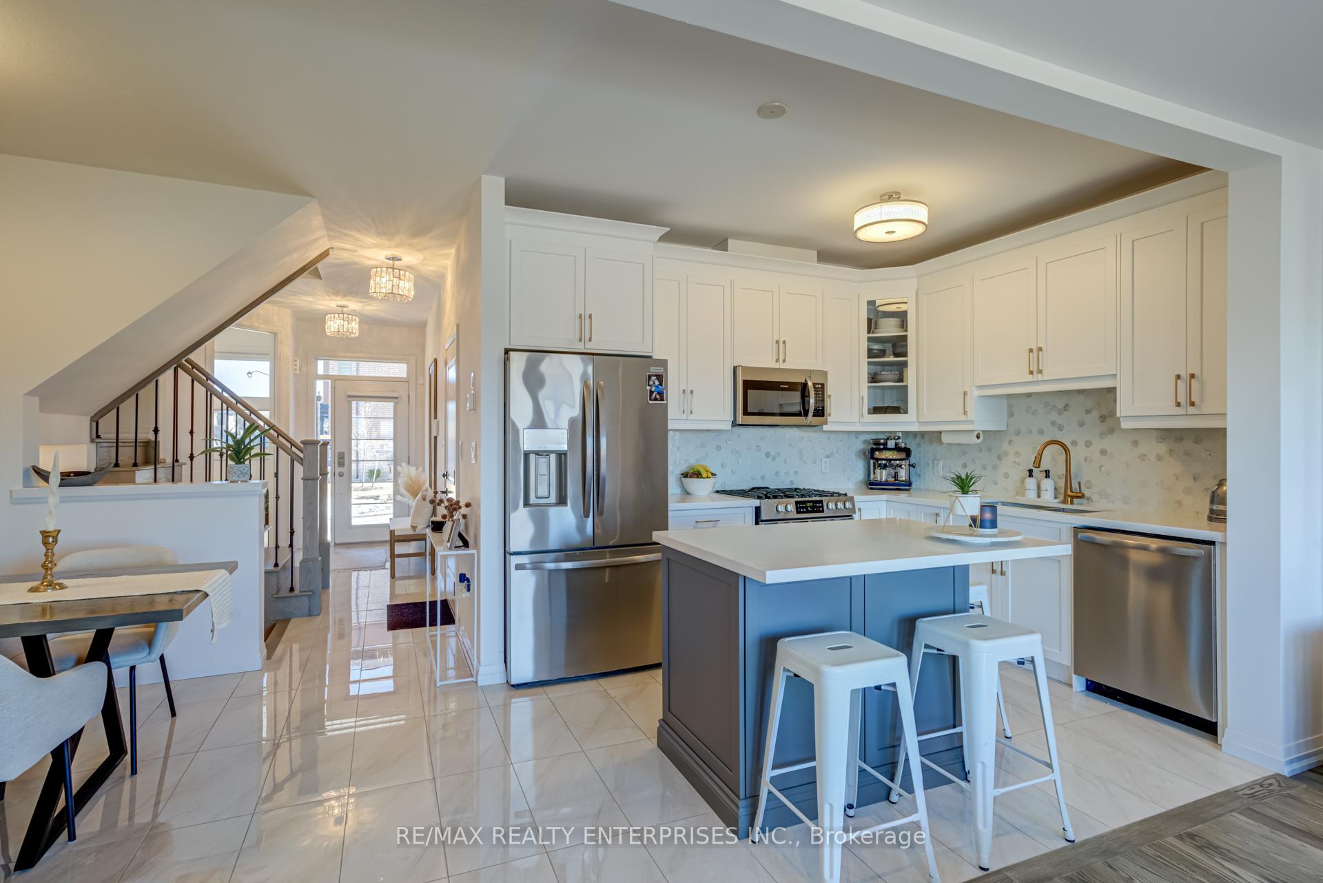 Photo 9 of Unit 2, 61 Soho Street, Hamilton, Stoney Creek — HOMEH