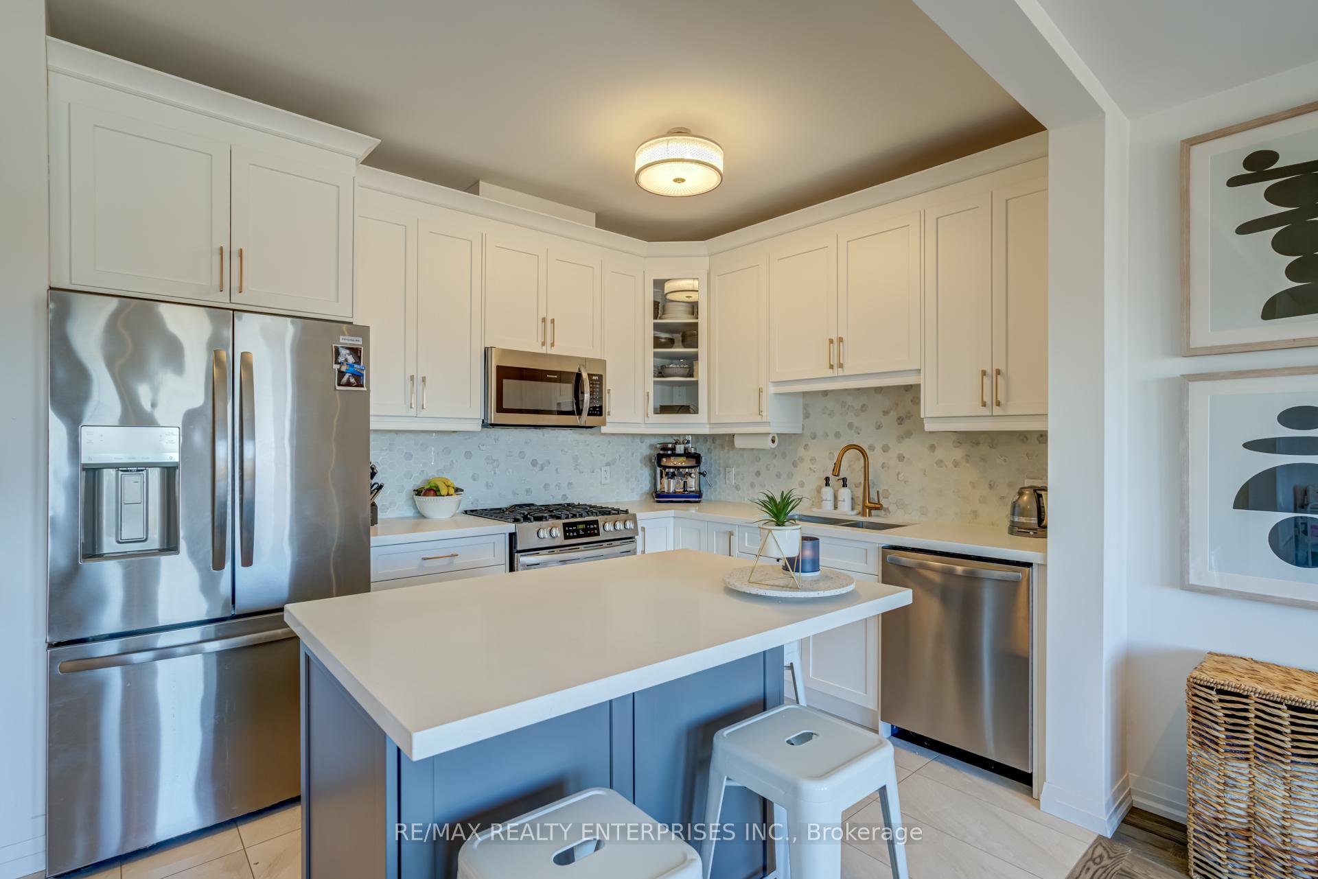 Photo 11 of Unit 2, 61 Soho Street, Hamilton, Stoney Creek — HOMEH