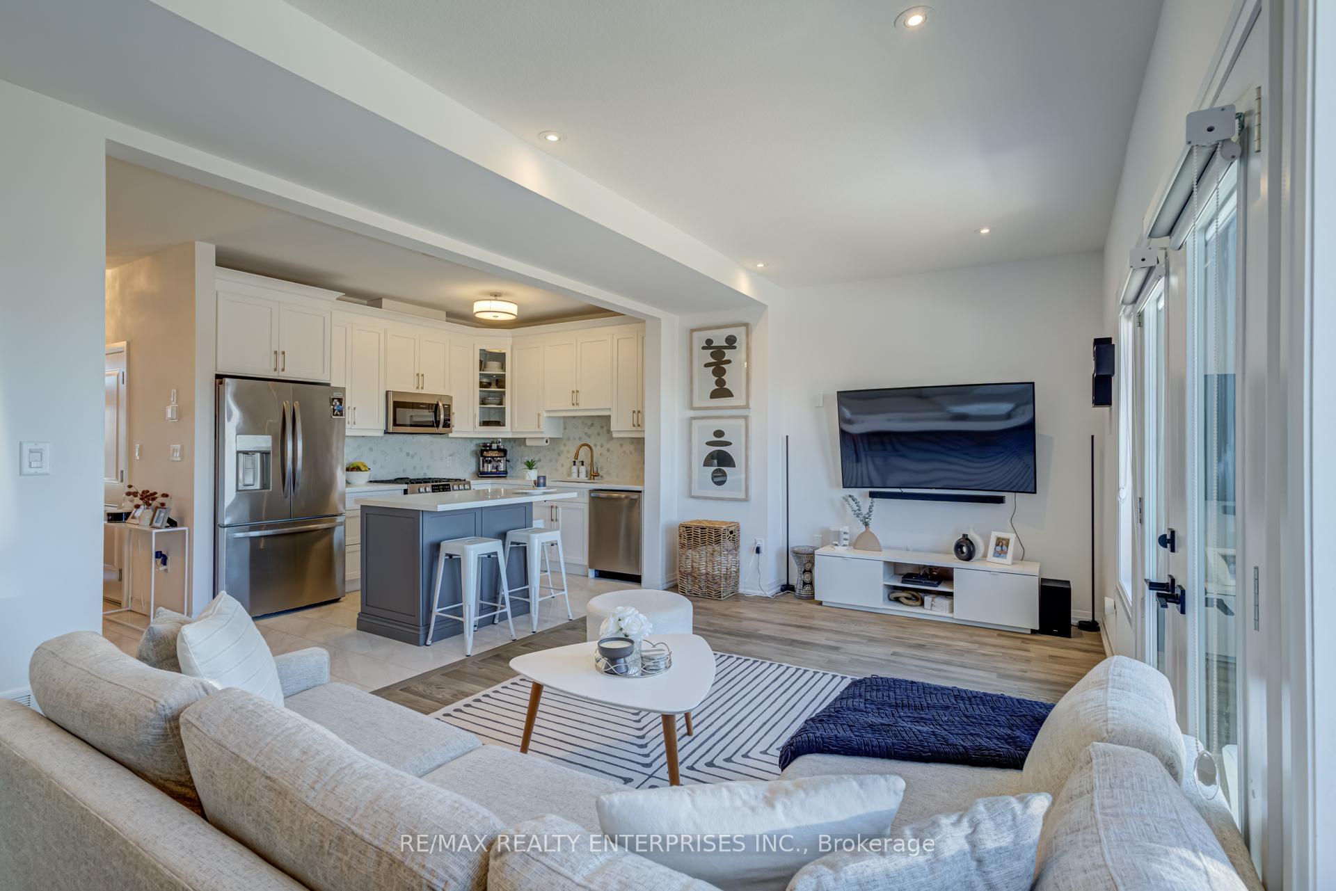 Photo 15 of Unit 2, 61 Soho Street, Hamilton, Stoney Creek — HOMEH