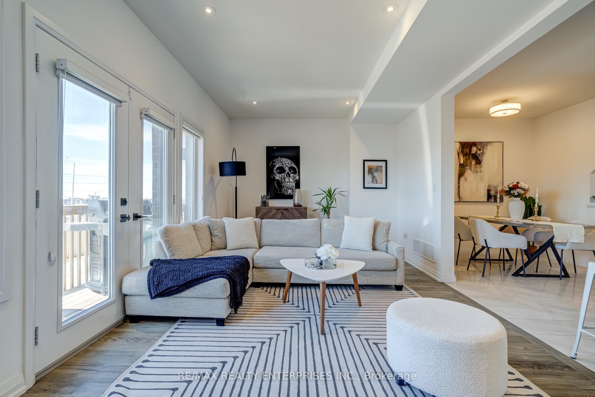 Photo 17 of Unit 2, 61 Soho Street, Hamilton, Stoney Creek — HOMEH