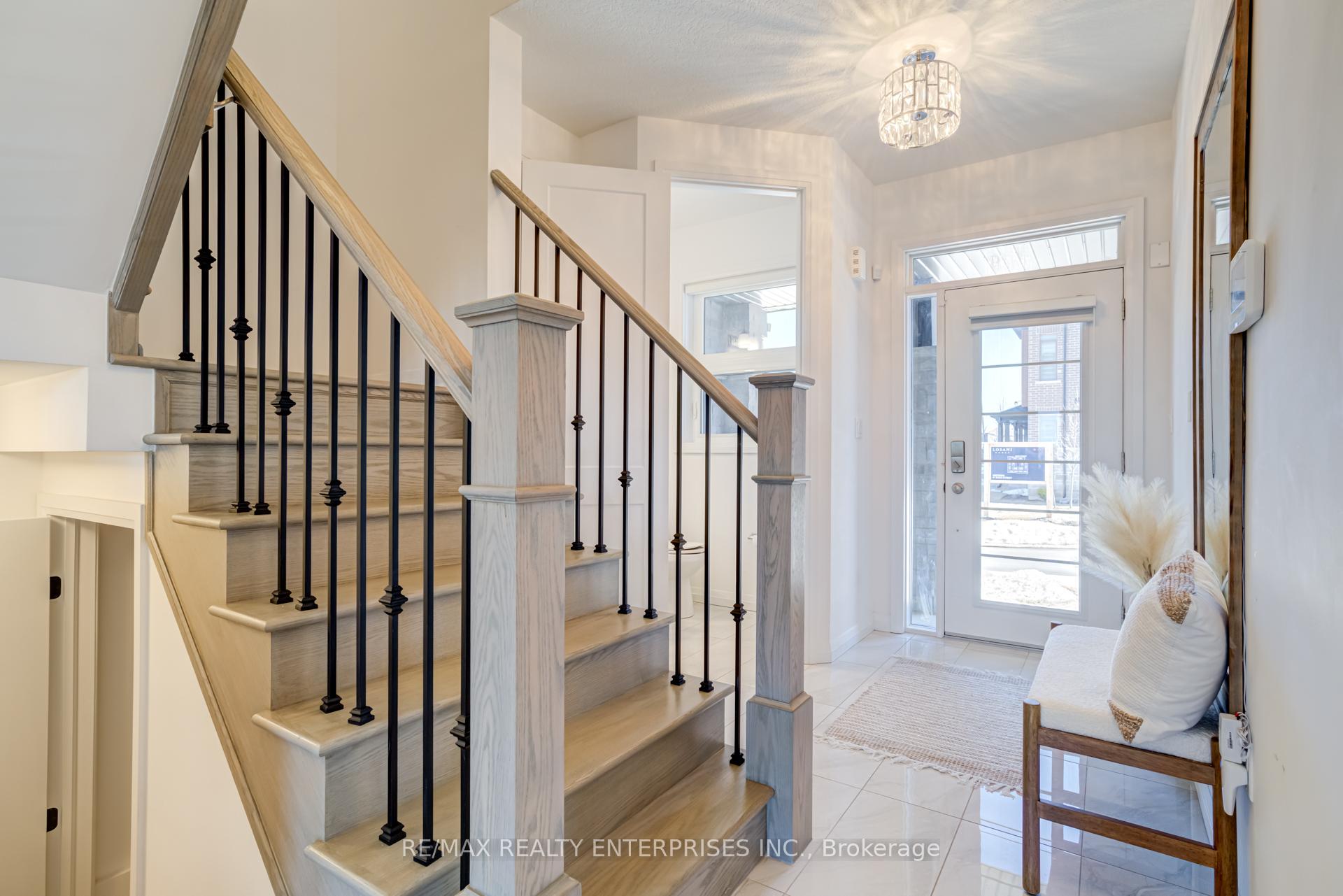 Photo 19 of Unit 2, 61 Soho Street, Hamilton, Stoney Creek — HOMEH