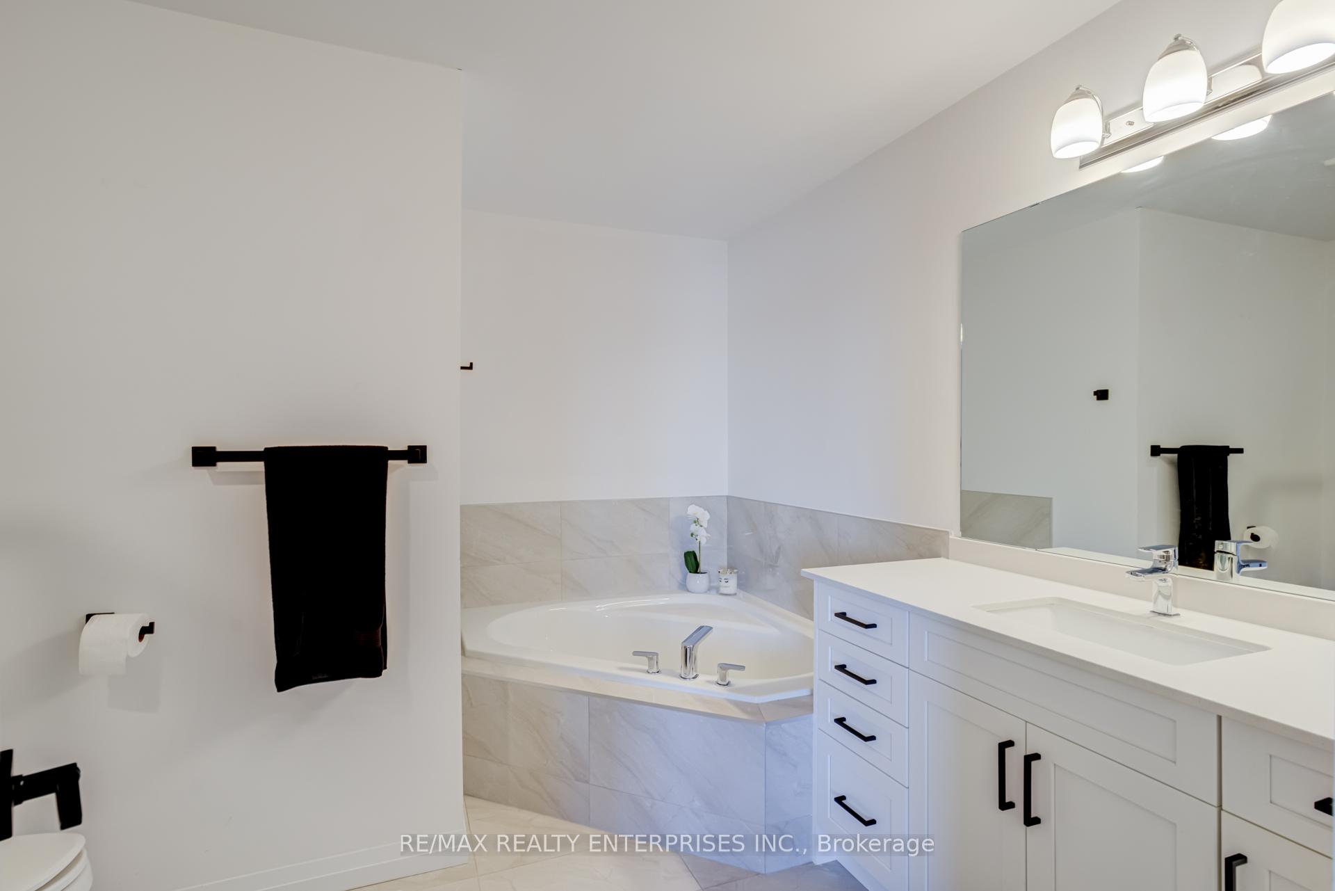 Photo 23 of Unit 2, 61 Soho Street, Hamilton, Stoney Creek — HOMEH