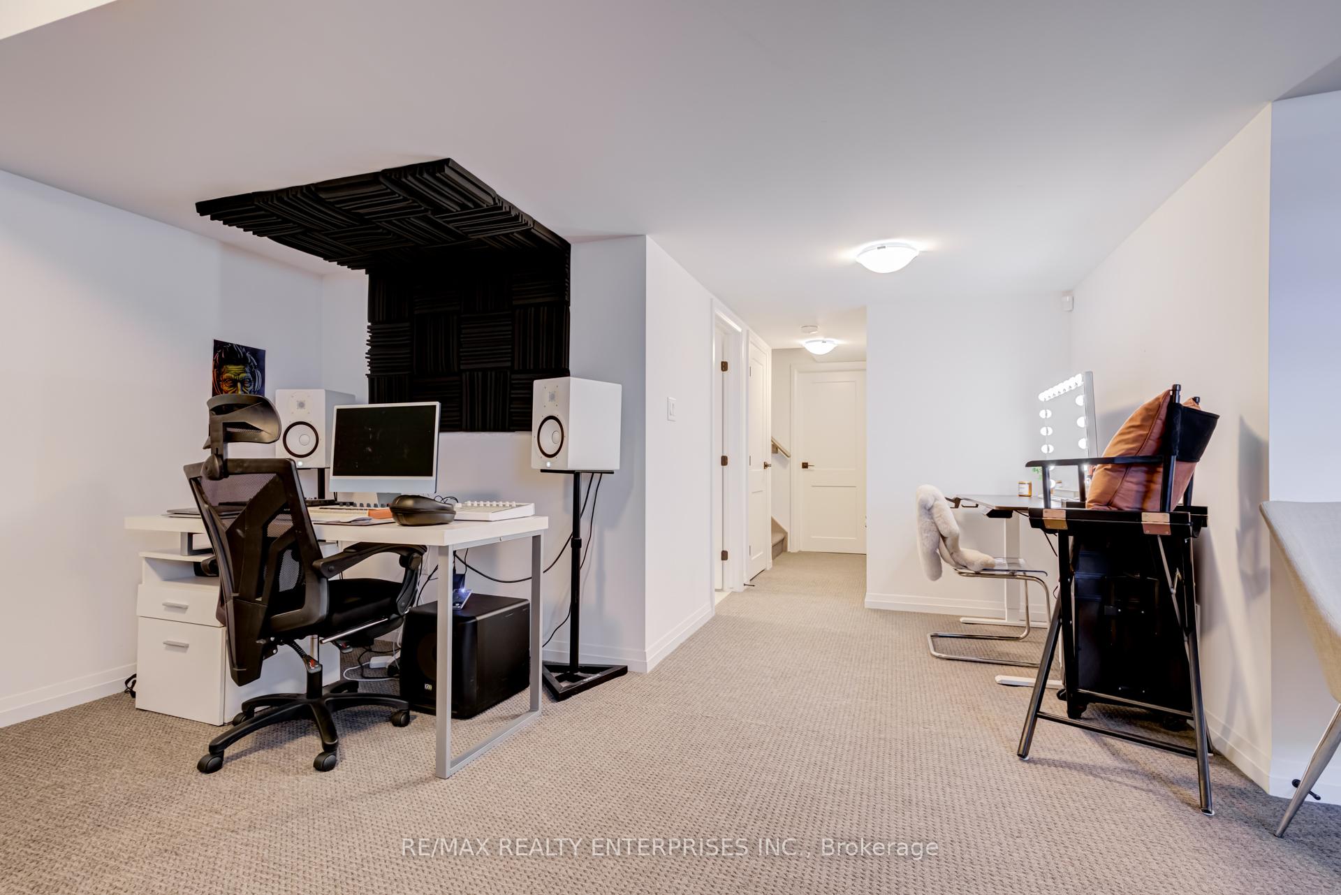Photo 41 of Unit 2, 61 Soho Street, Hamilton, Stoney Creek — HOMEH