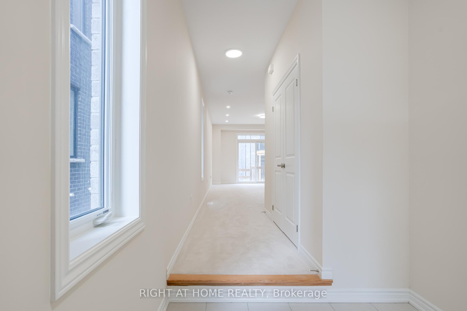 Photo 3 of 25 Drainie Street, Vaughan, Elder Mills — HOMEH