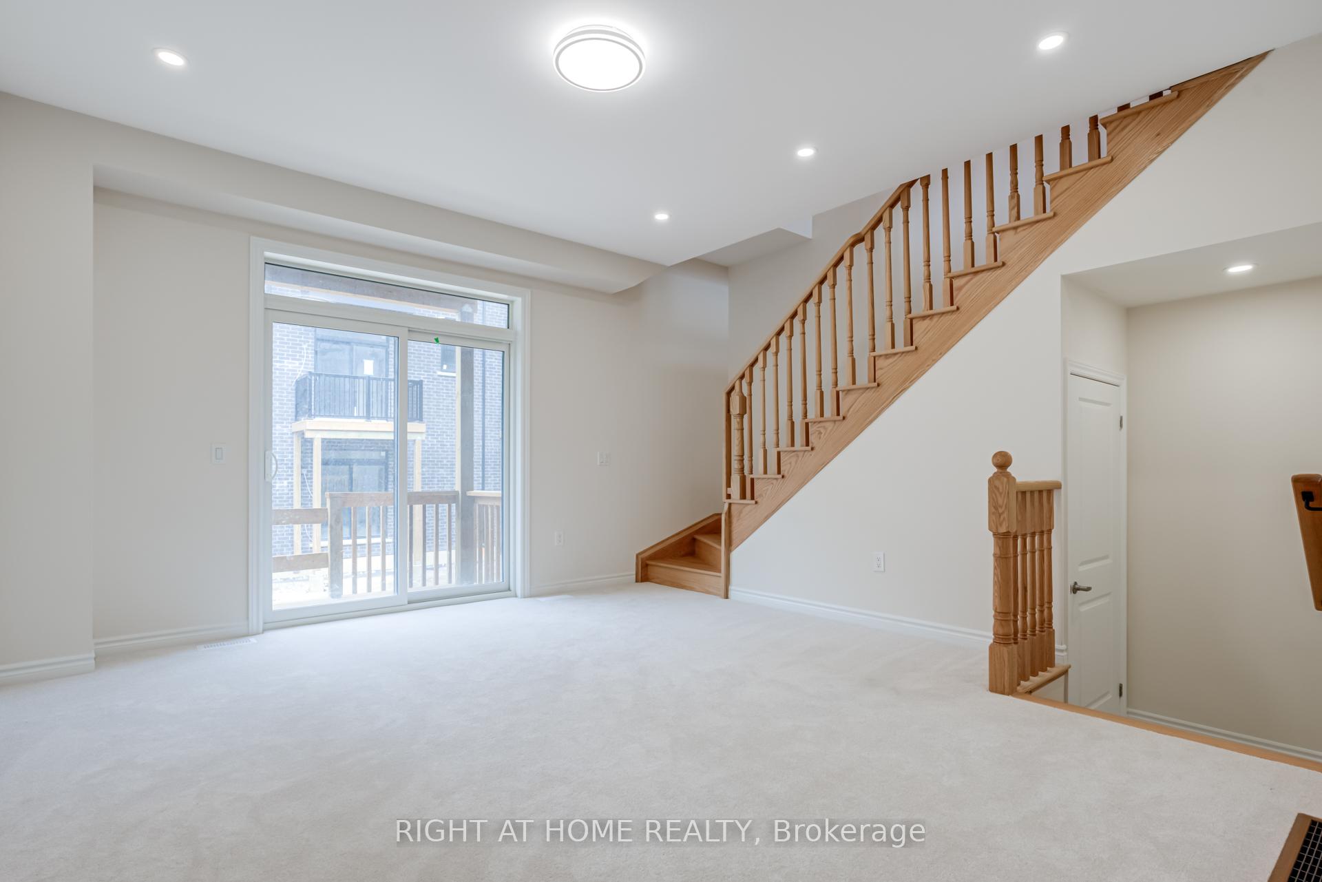 Photo 5 of 25 Drainie Street, Vaughan, Elder Mills — HOMEH