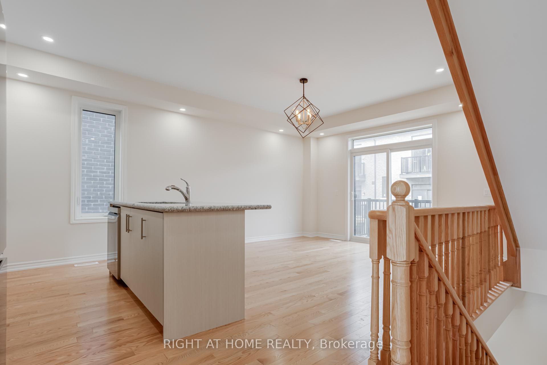 Photo 7 of 25 Drainie Street, Vaughan, Elder Mills — HOMEH