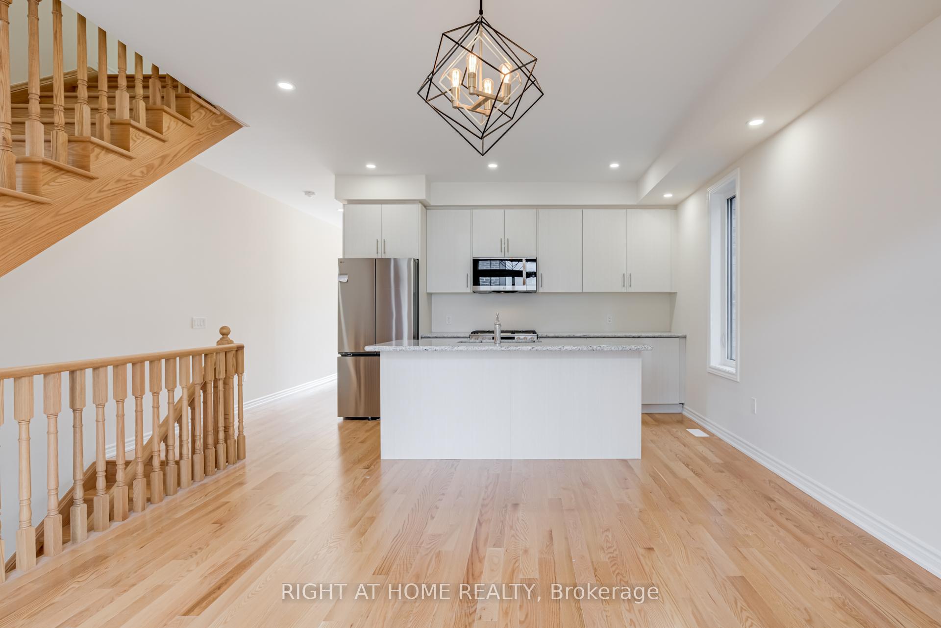 Photo 6 of 25 Drainie Street, Vaughan, Elder Mills — HOMEH