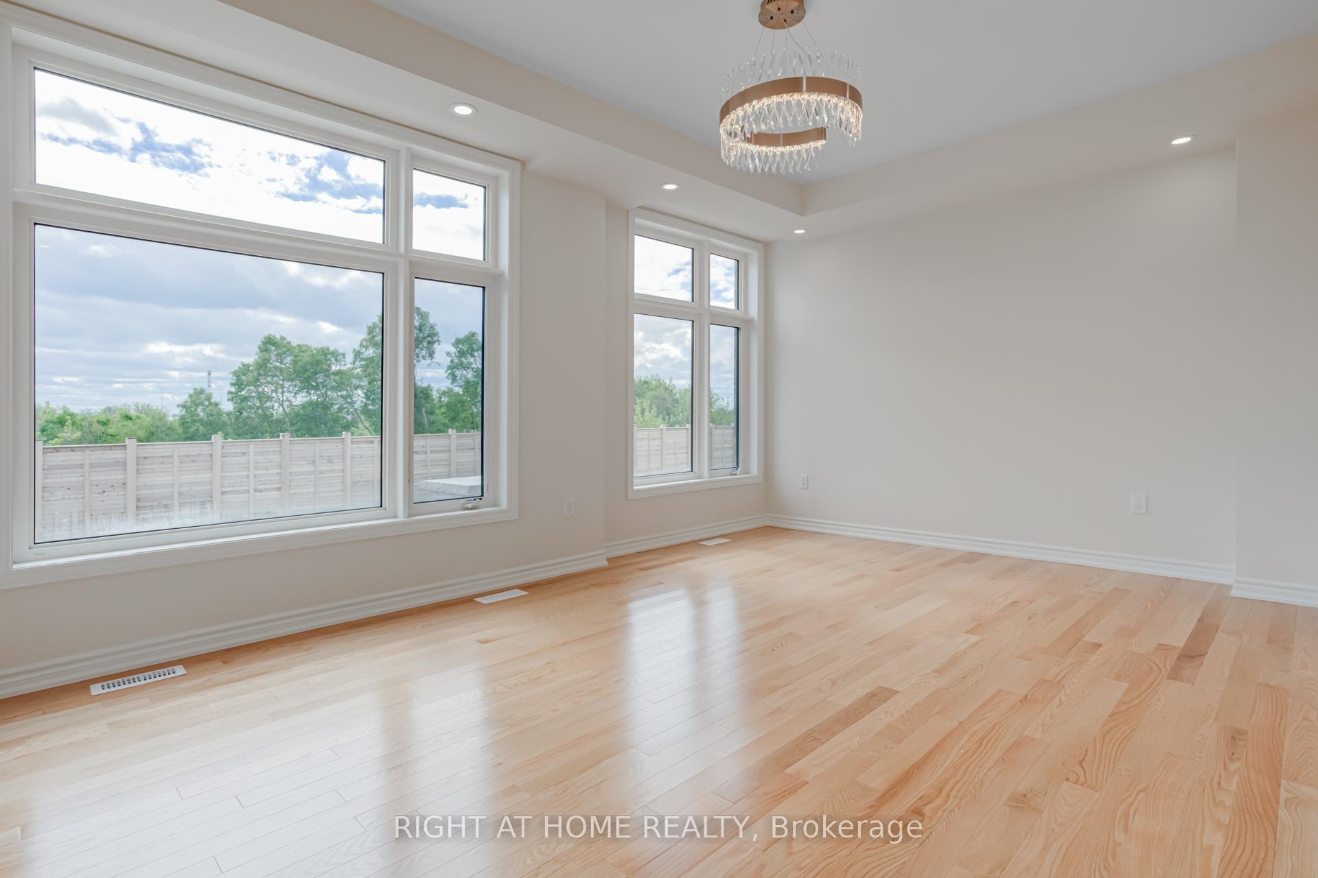 Photo 15 of 25 Drainie Street, Vaughan, Elder Mills — HOMEH