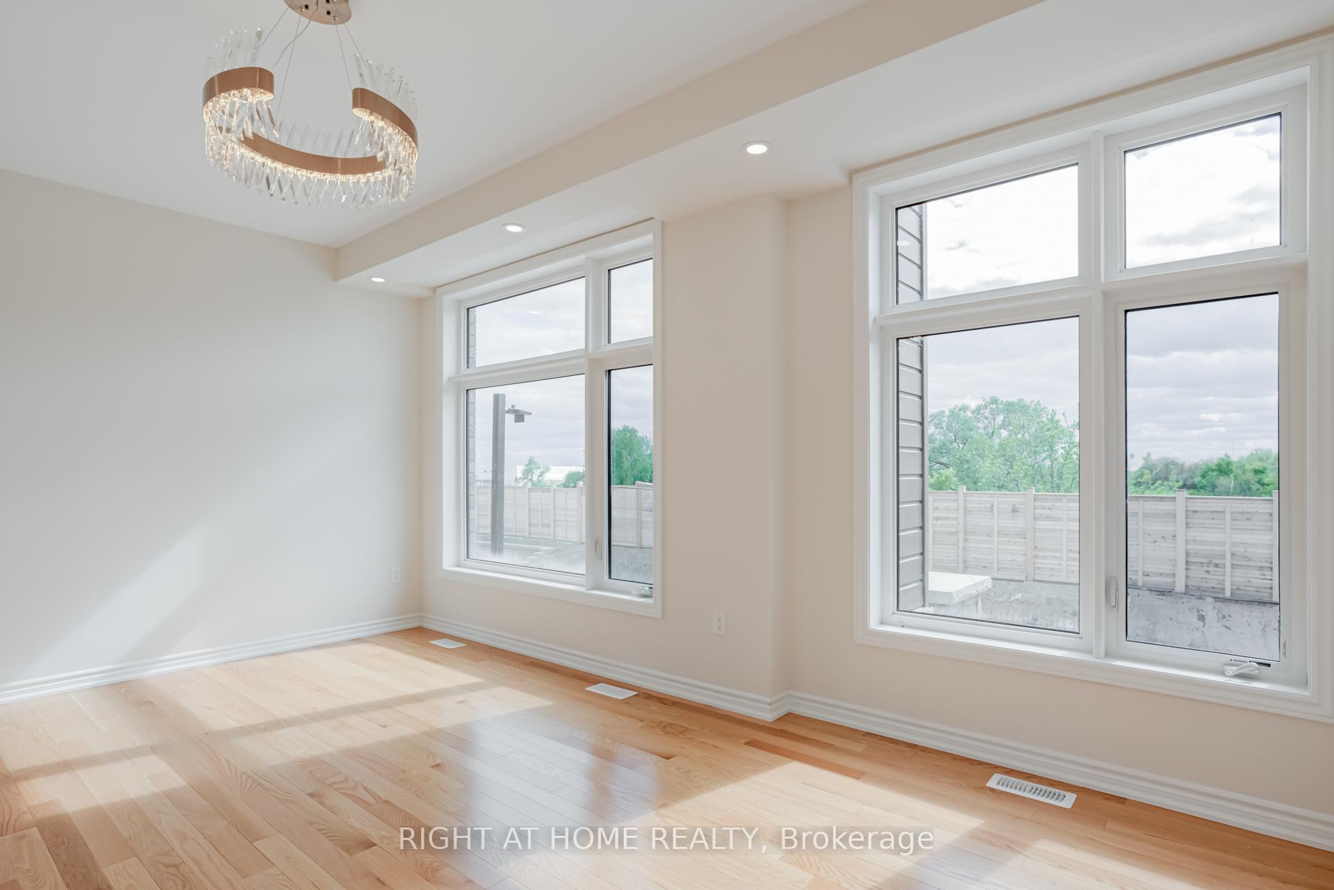 Photo 16 of 25 Drainie Street, Vaughan, Elder Mills — HOMEH