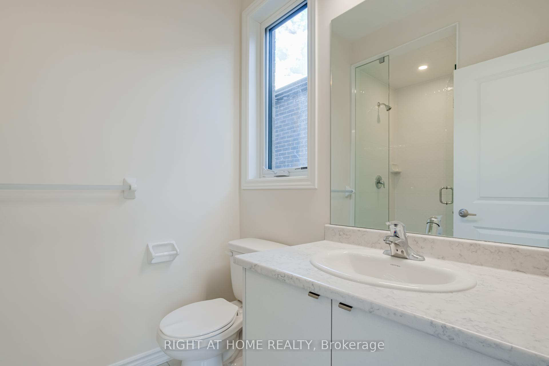 Photo 21 of 25 Drainie Street, Vaughan, Elder Mills — HOMEH