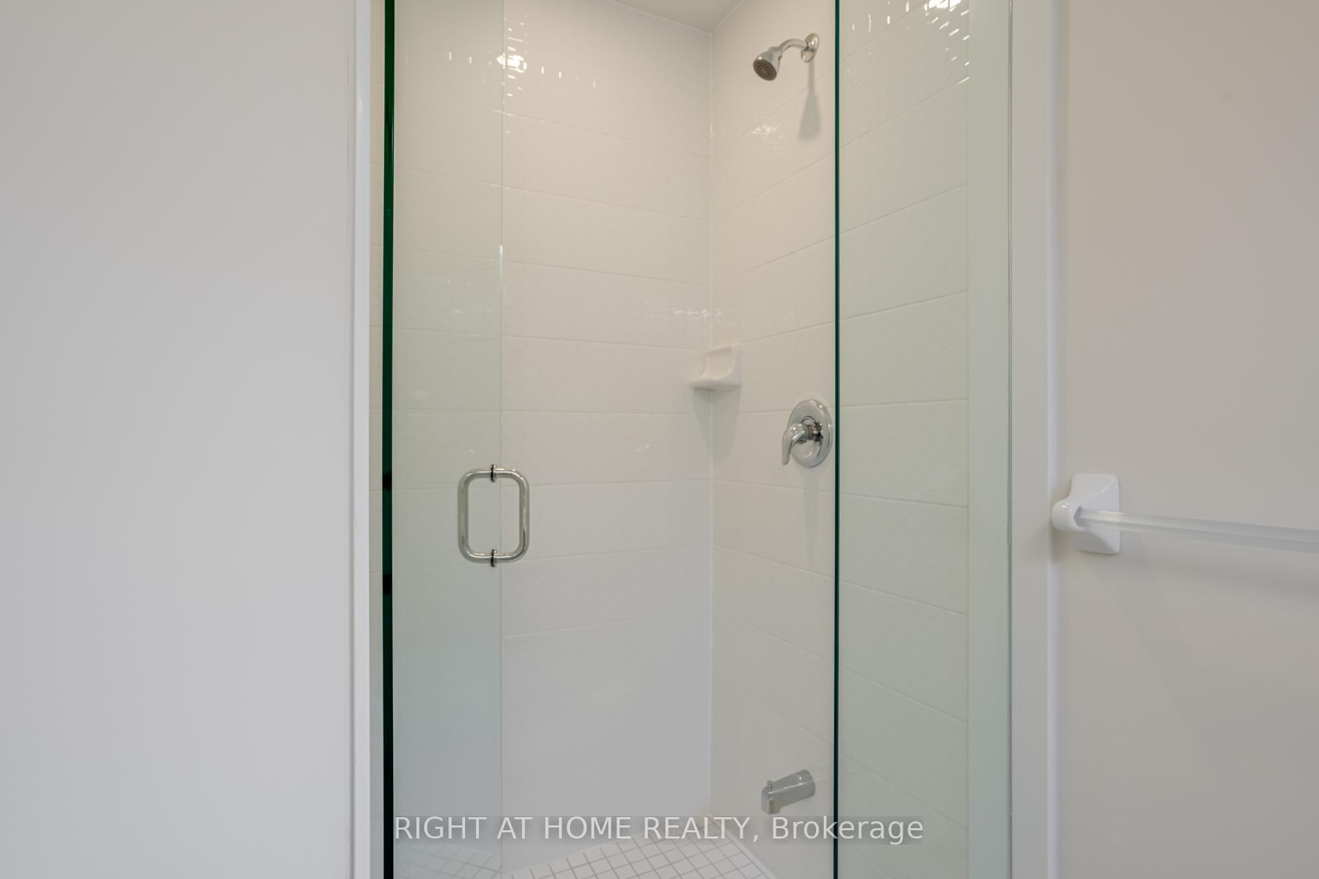 Photo 22 of 25 Drainie Street, Vaughan, Elder Mills — HOMEH