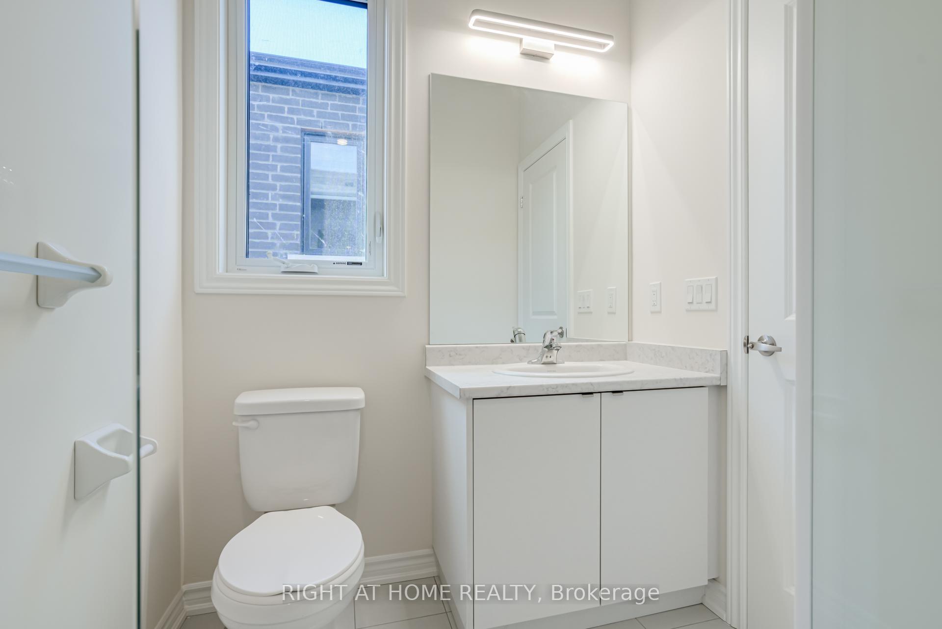 Photo 23 of 25 Drainie Street, Vaughan, Elder Mills — HOMEH
