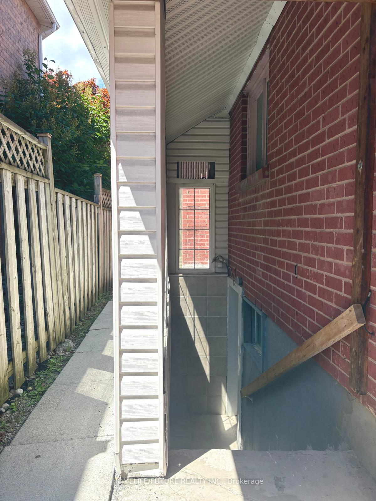 Photo 5 of Unit Bsmt, 39 Baylawn Drive, Markham, Middlefield — HOMEH