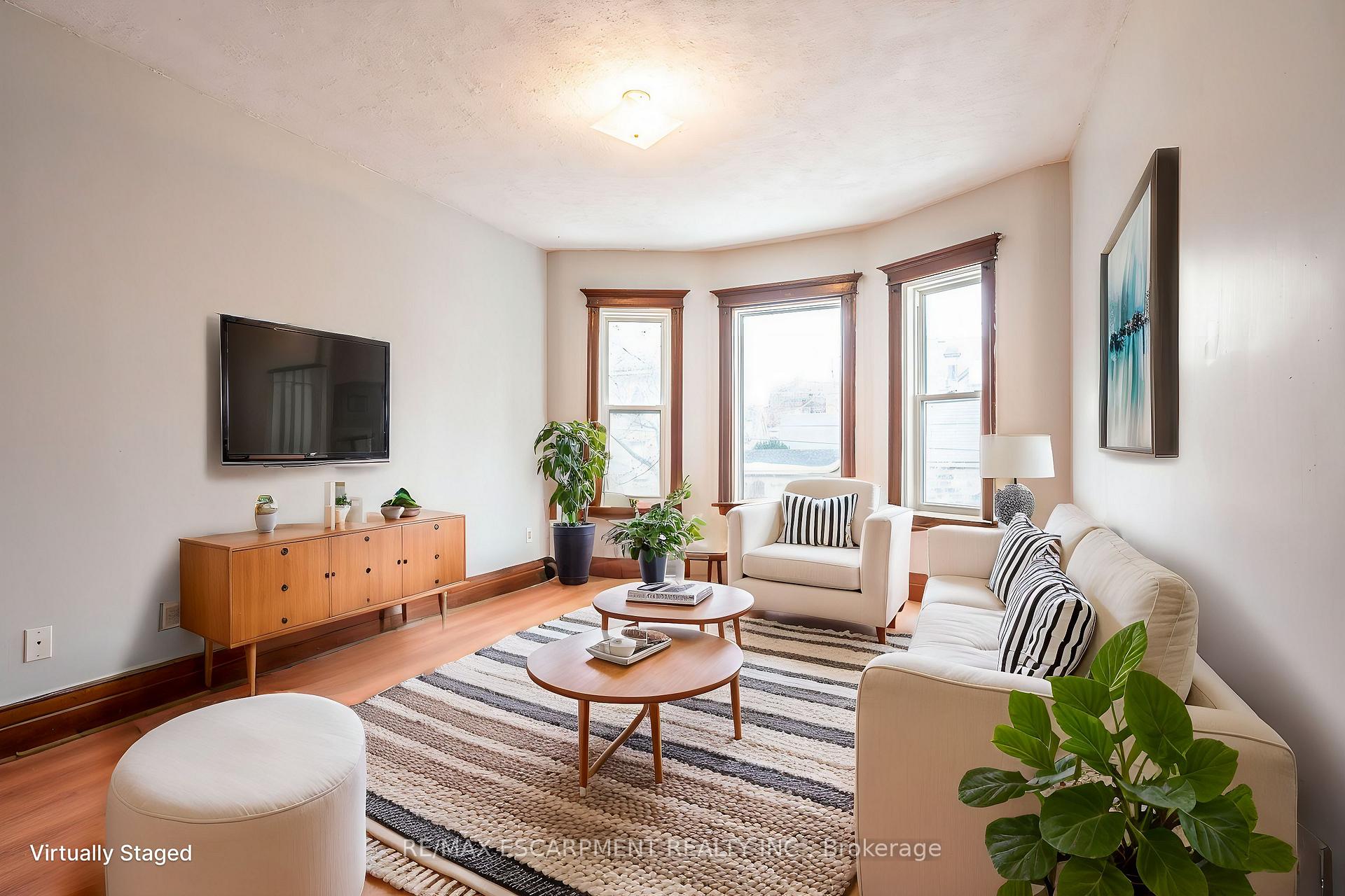 Photo 3 of Unit UPPER, 255 John Street S, Hamilton, Corktown — HOMEH