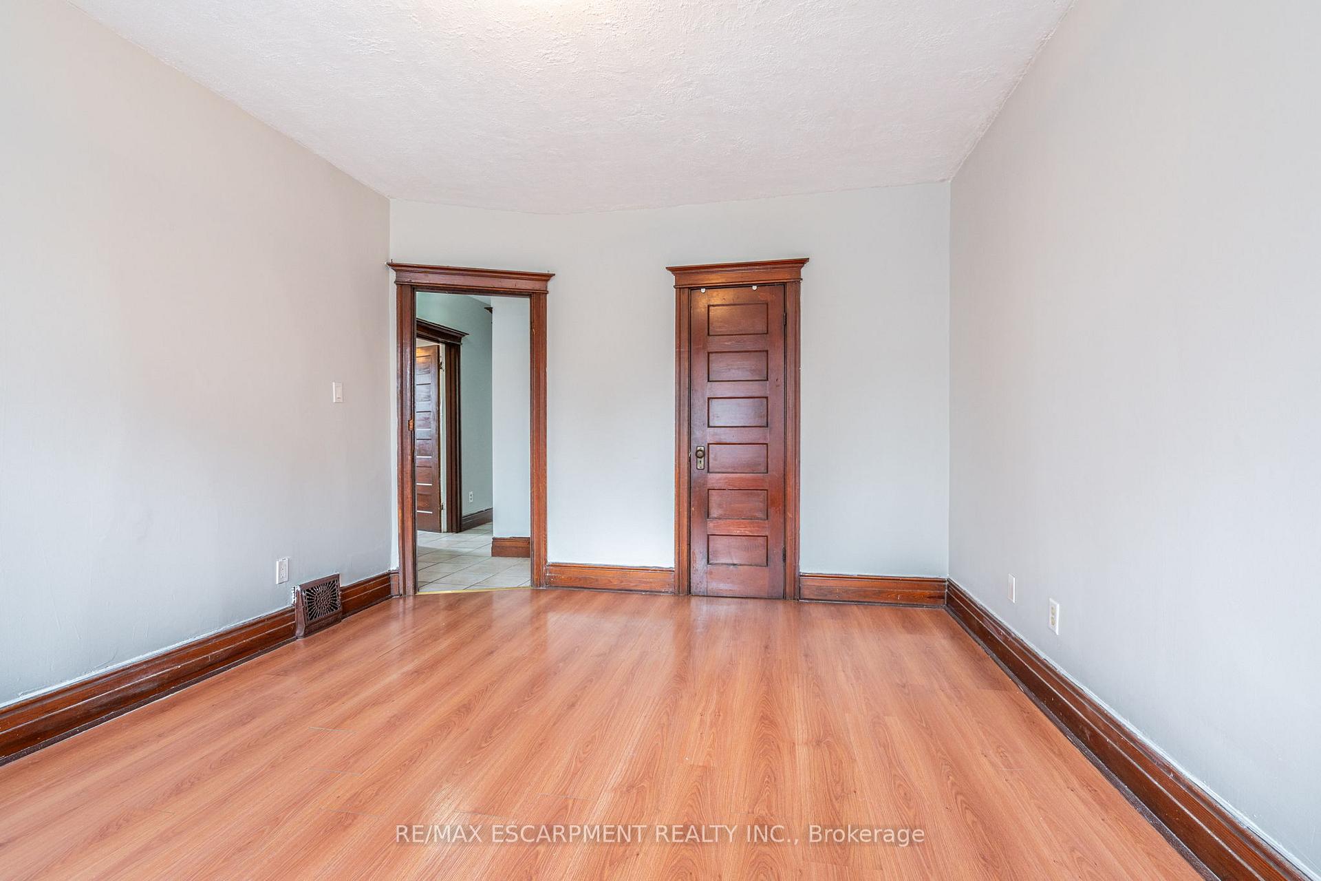 Photo 12 of Unit UPPER, 255 John Street S, Hamilton, Corktown — HOMEH